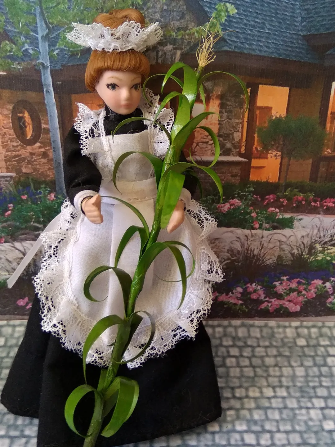 Puppet With Corn Rows Corn trunk to create a puppet garden.1:12 scale.