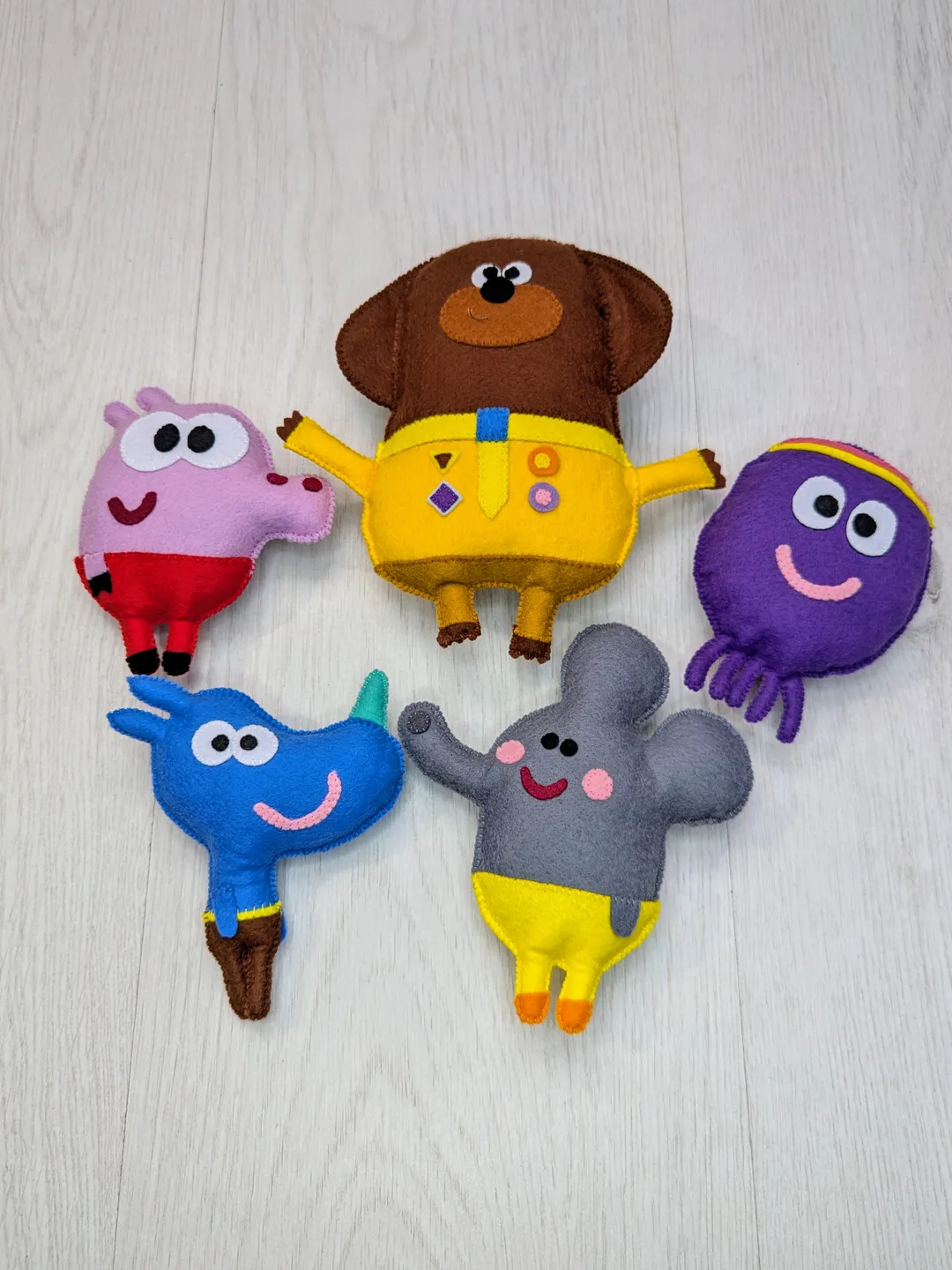 レア！BIG SOFTIES ヨークシャー製　テディベア　Baby Gareth Hey Duggee toy felt. Duggee, Betty, Tag, Roly, elephant . Set 5 toy