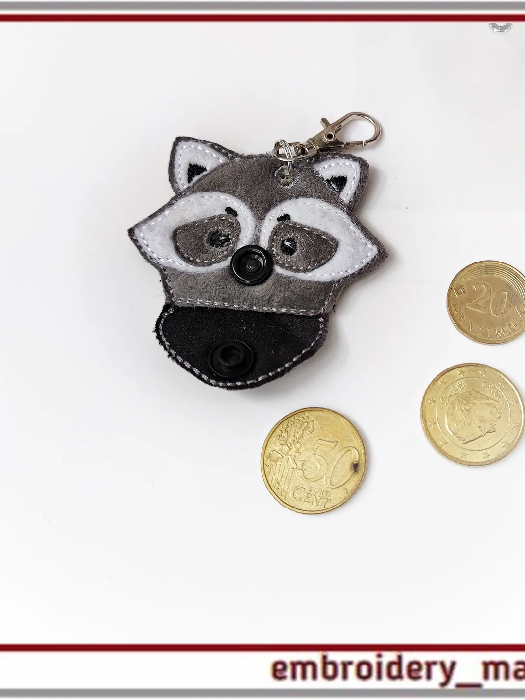 Raccoon Keychain coin holder, mini wallet in the hoop Digital machine ...