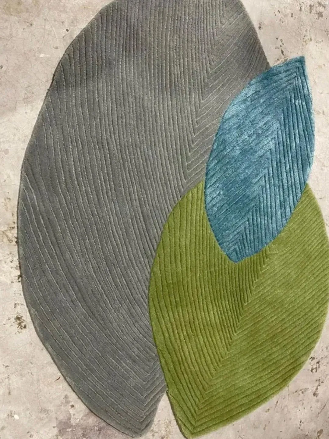 Leafy Handmade Rug Handmade Tufted Carved Leaf Nature Inspired Multi-Leaf Area Rug