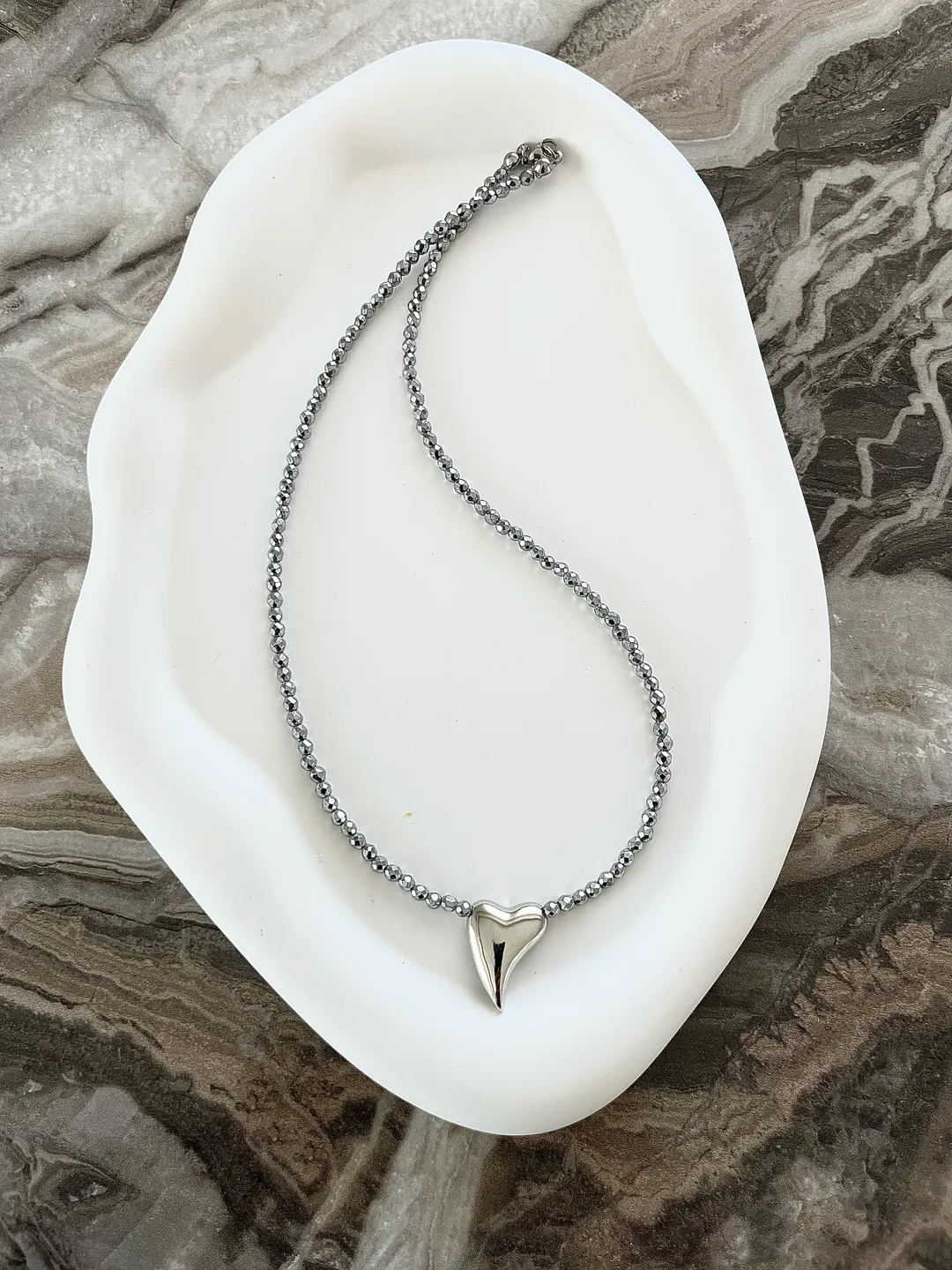 choker made of hematite stone