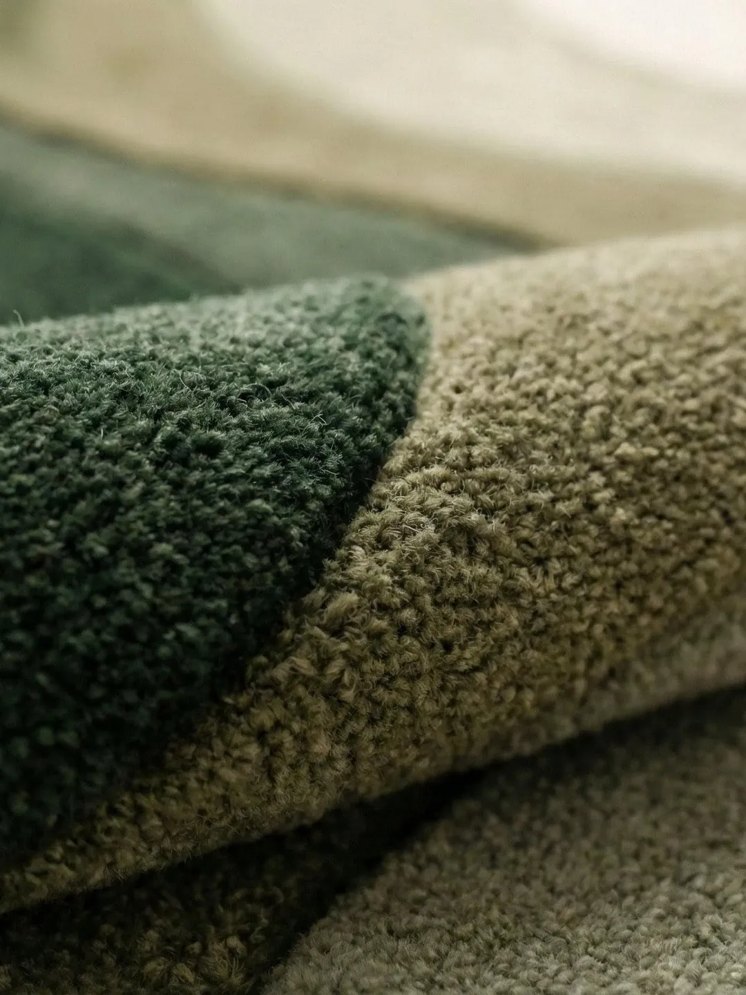 Modern Green Abstract Hand Tufted Rug, Organic Wavy Design Wool Carpet ...