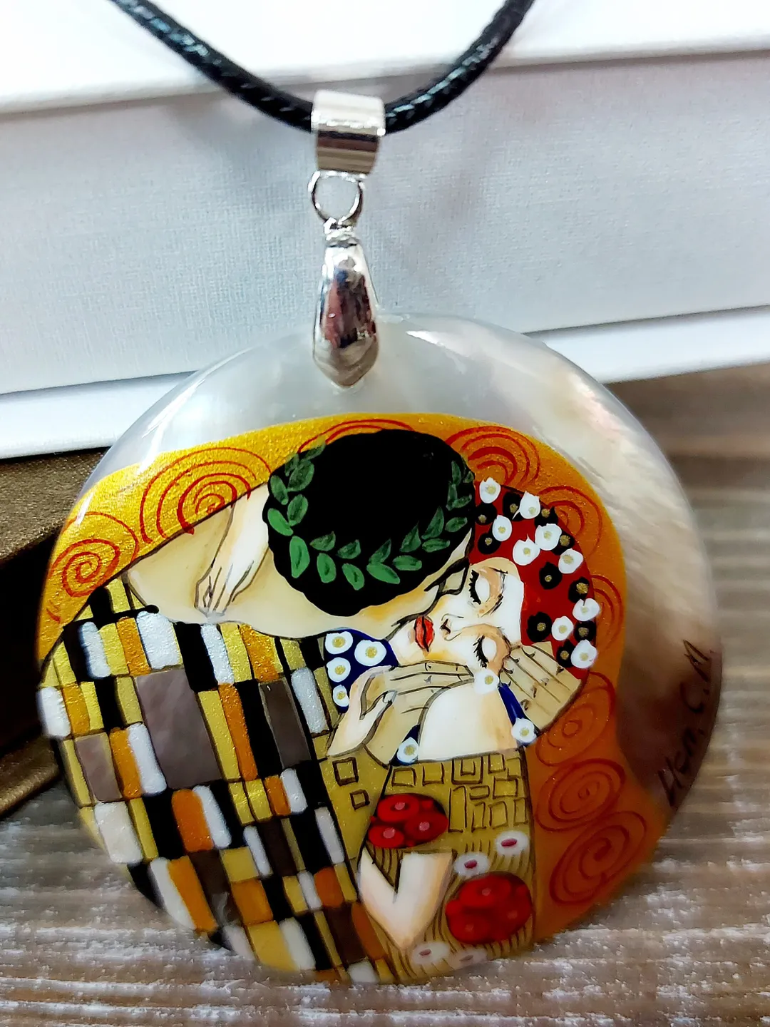 Pearl pendant necklace: The Kiss by Gustav Klimt • Hand painted elegant jewelry • Yellow and orange delicate art necklace for girlfriend