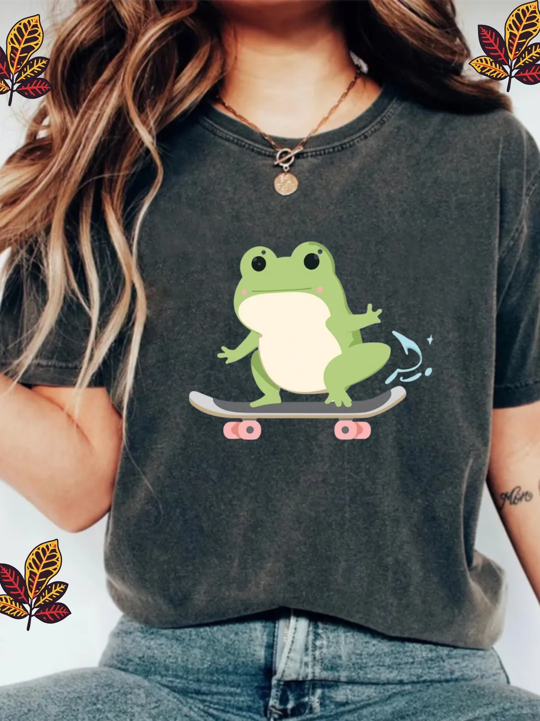 Kawaii Frog on Skateboard T-Shirt, Skater Frog Lover Tee, Funny men and women