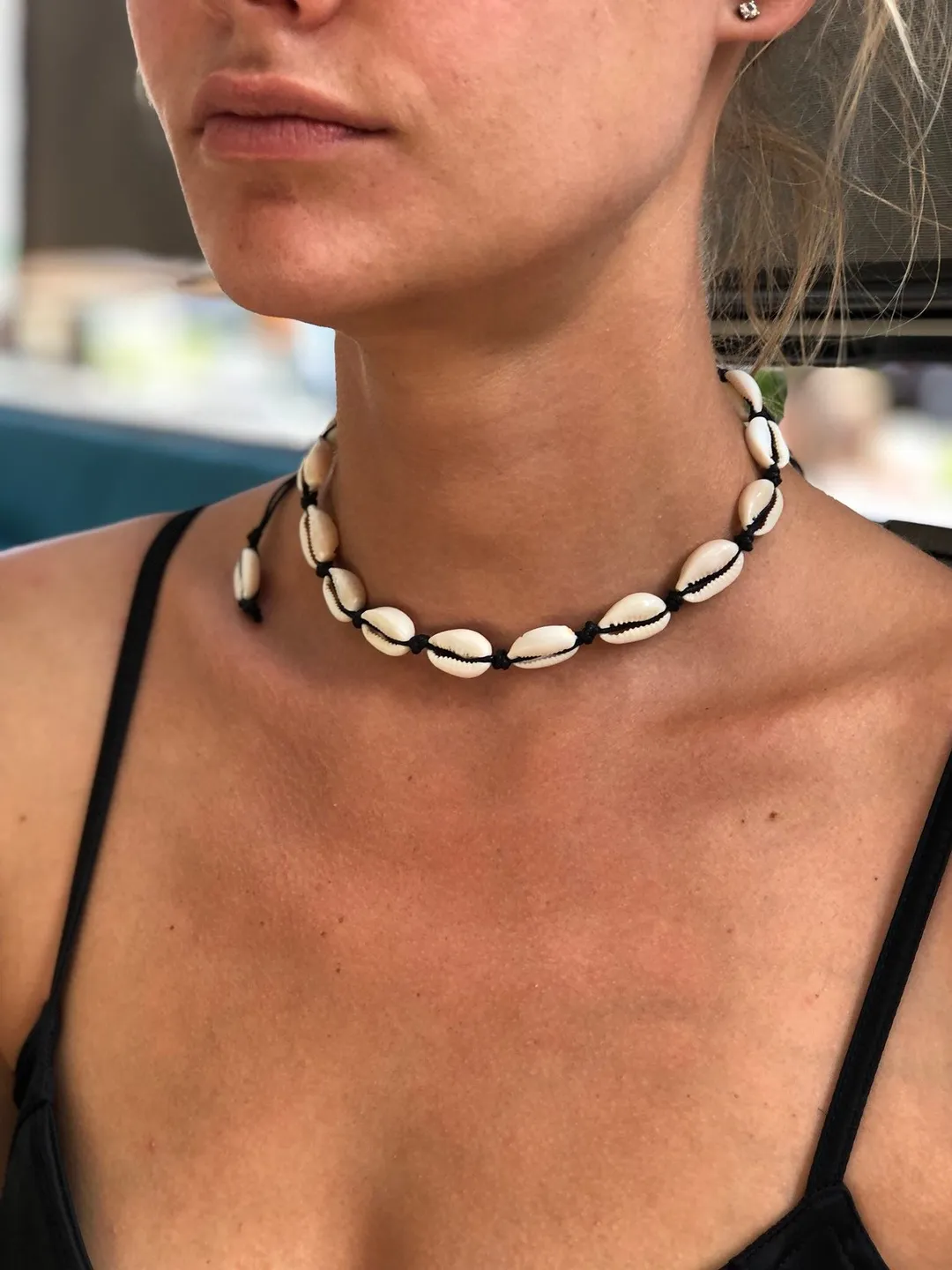 Shell choker necklace, cowrie chocker, black shell adjustable necklace choker, shell jewerly, boho jewelry, coachella style jewelry necklace