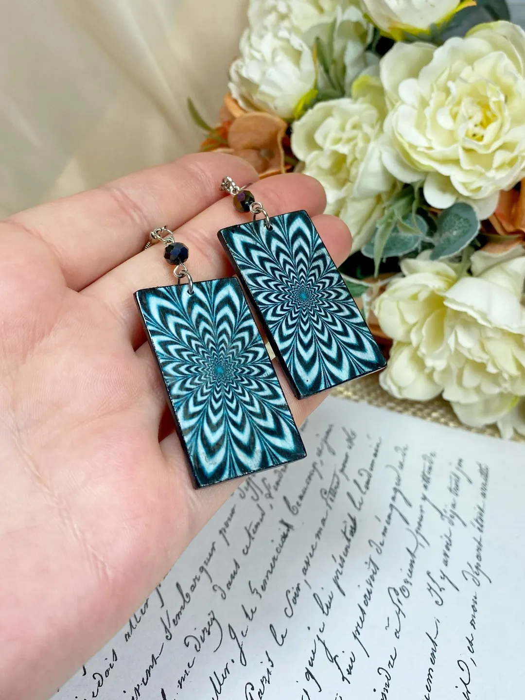 Handmade earrings. Optical illusion. Individual design.