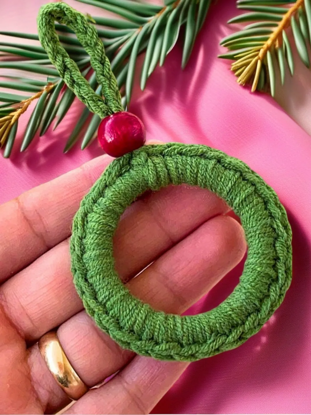 Christmas Crochet Wreath Pattern - Christmas Tree Decoration - Christmas Ornament Pattern | Easy PDF for Beginners