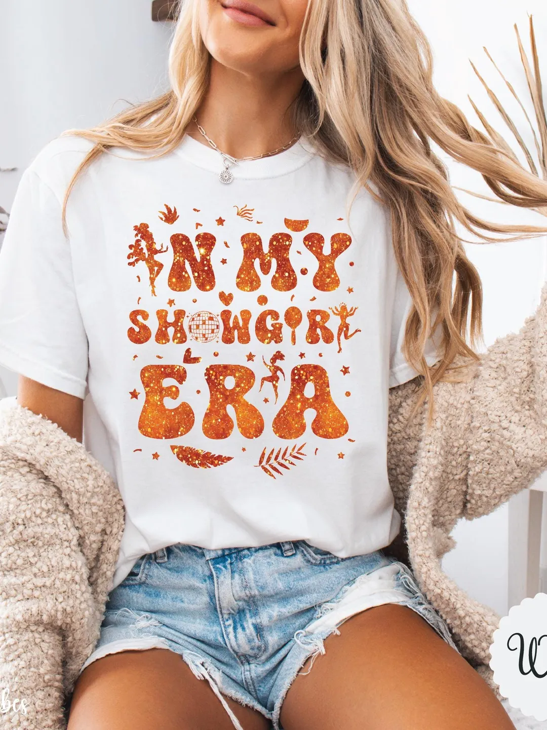Vintage Groovy Graphic T-Shirt: 60s 70s Retro Fashion Tee
