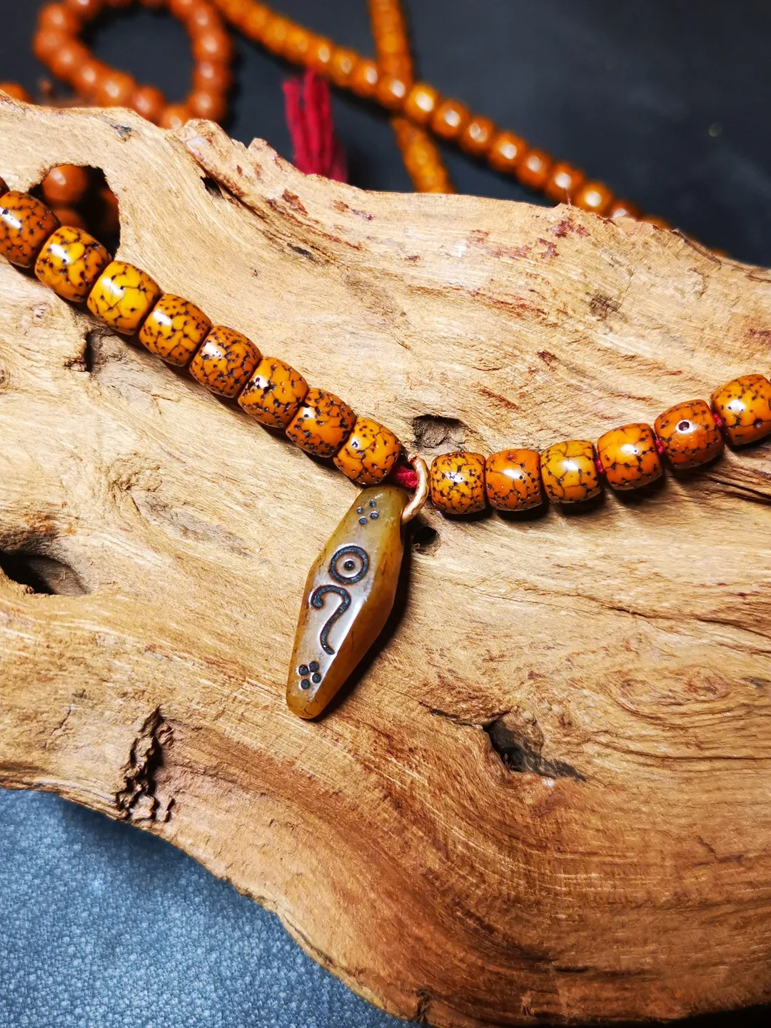 Gandhanra Tibetan Yak Bone Carved Amulet,Bead Counter Pendant,Mani Jewel Amulet for Mala,Prayer Beads