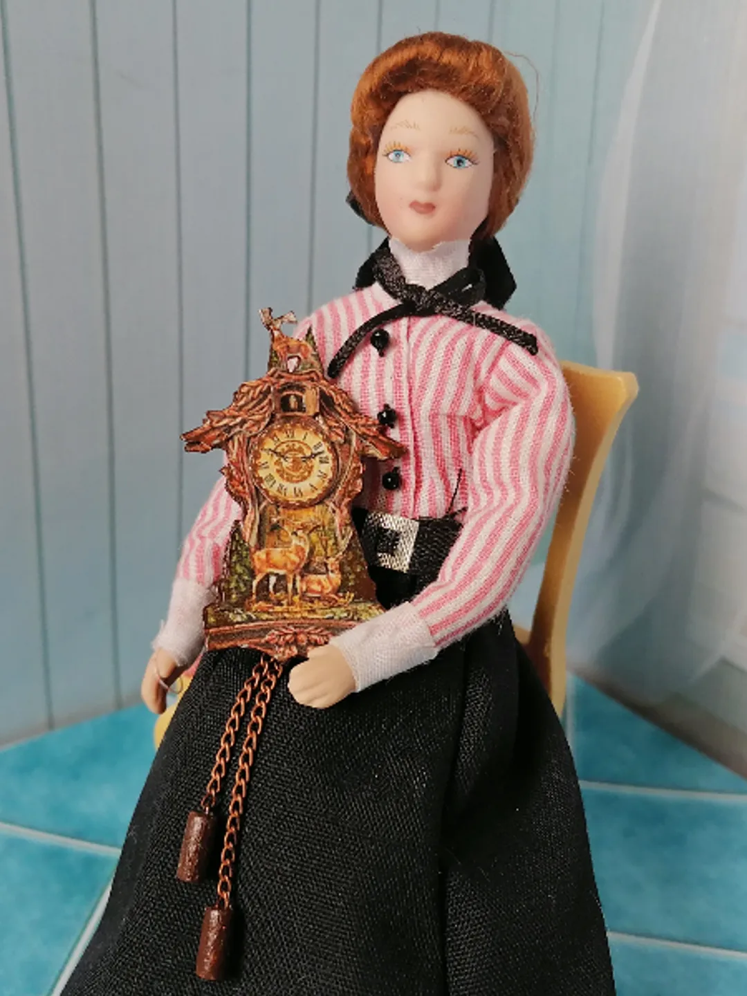 Dollhouse clock. Scale 1:12