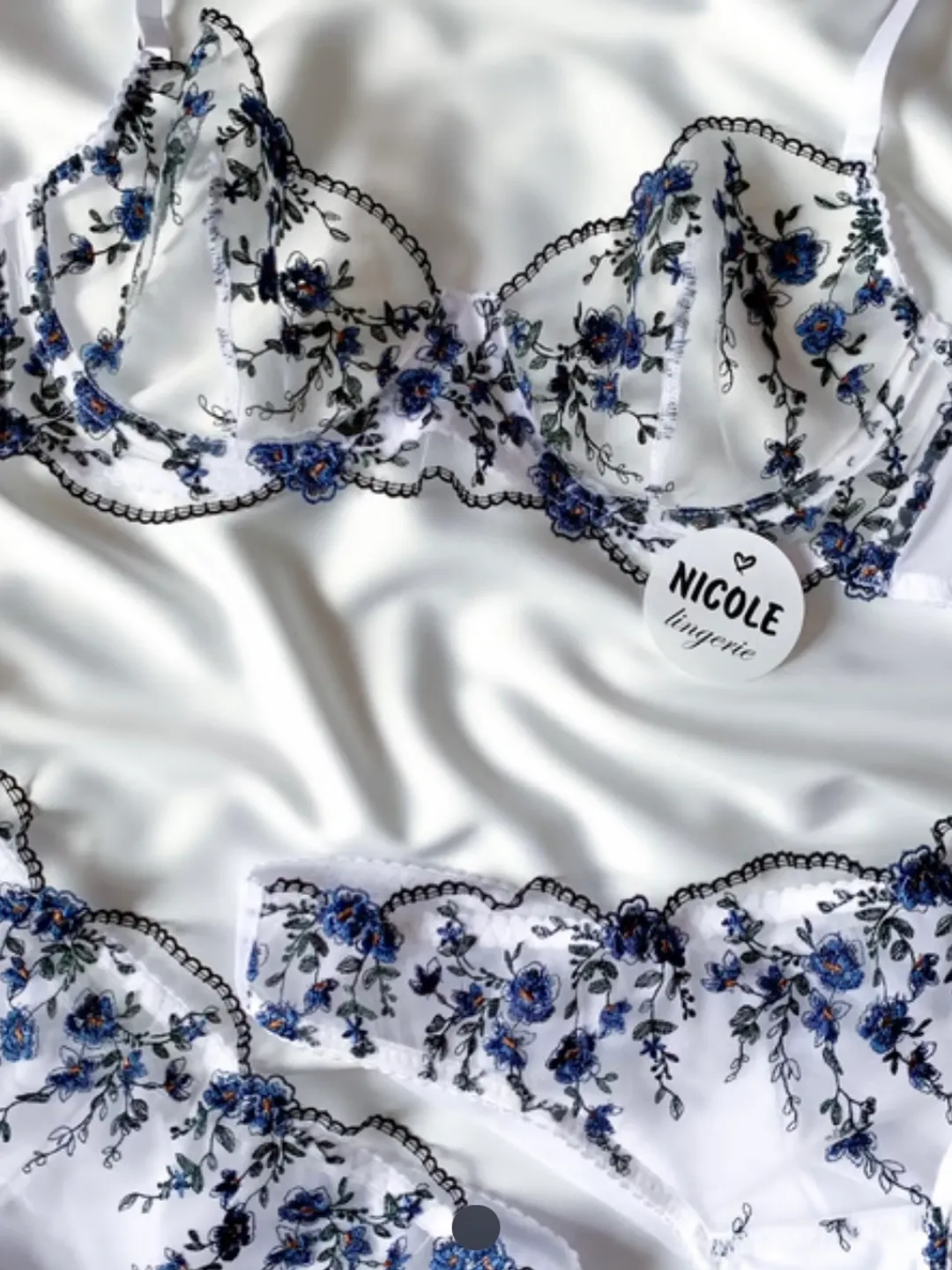 Lingerie set, white and blue