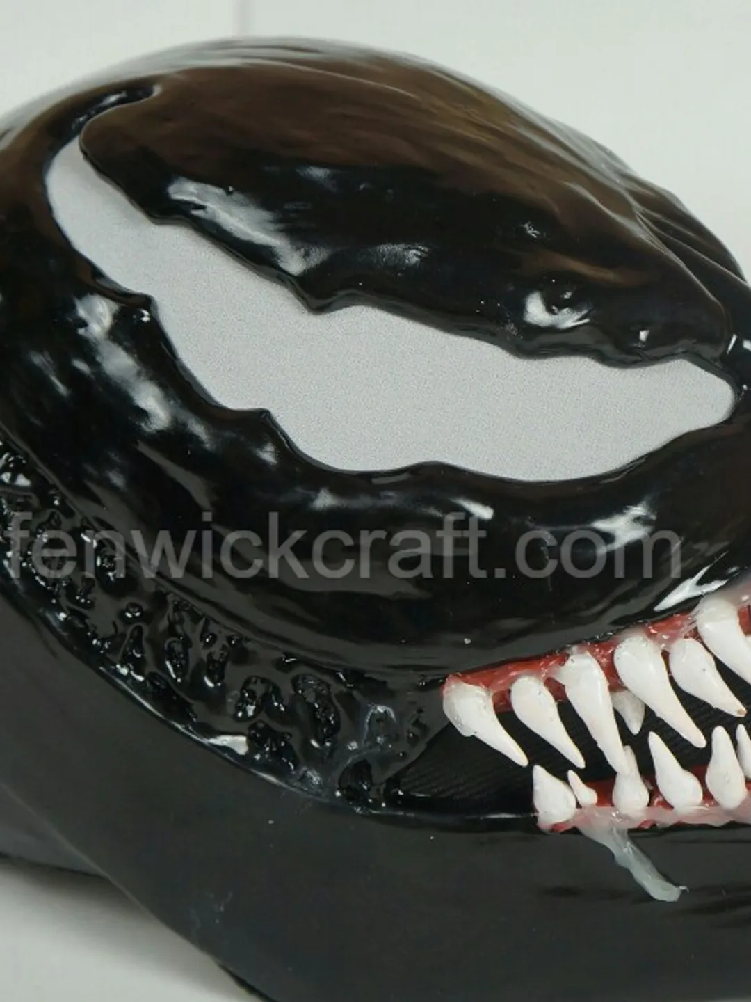 Venom Mask Helmet / Marvel Comics
