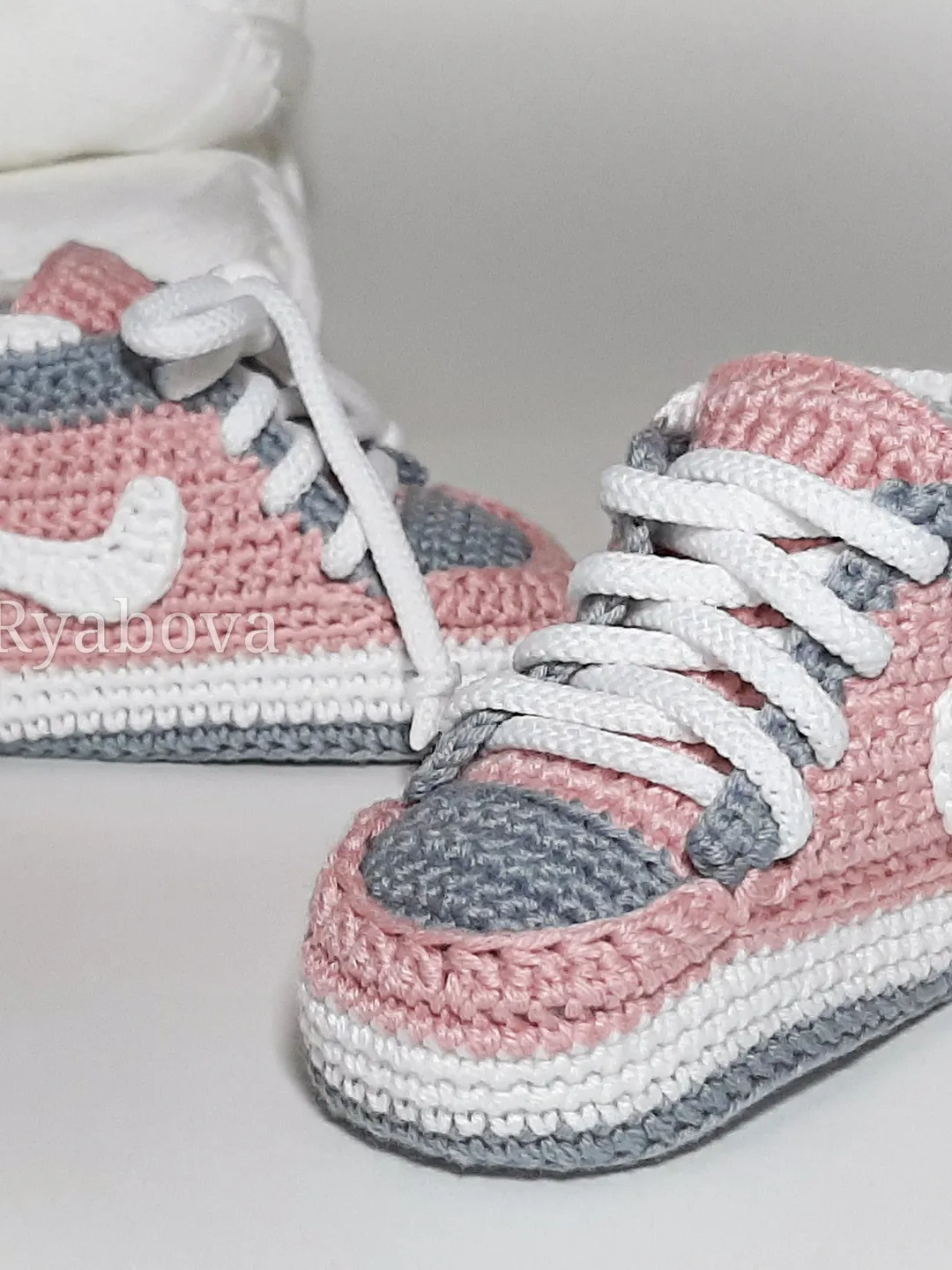 Baby girl booty, pink sneakers, crochet newborn shoes baby girl clothes, postpartum gift, newborn photo shoot, baby gift