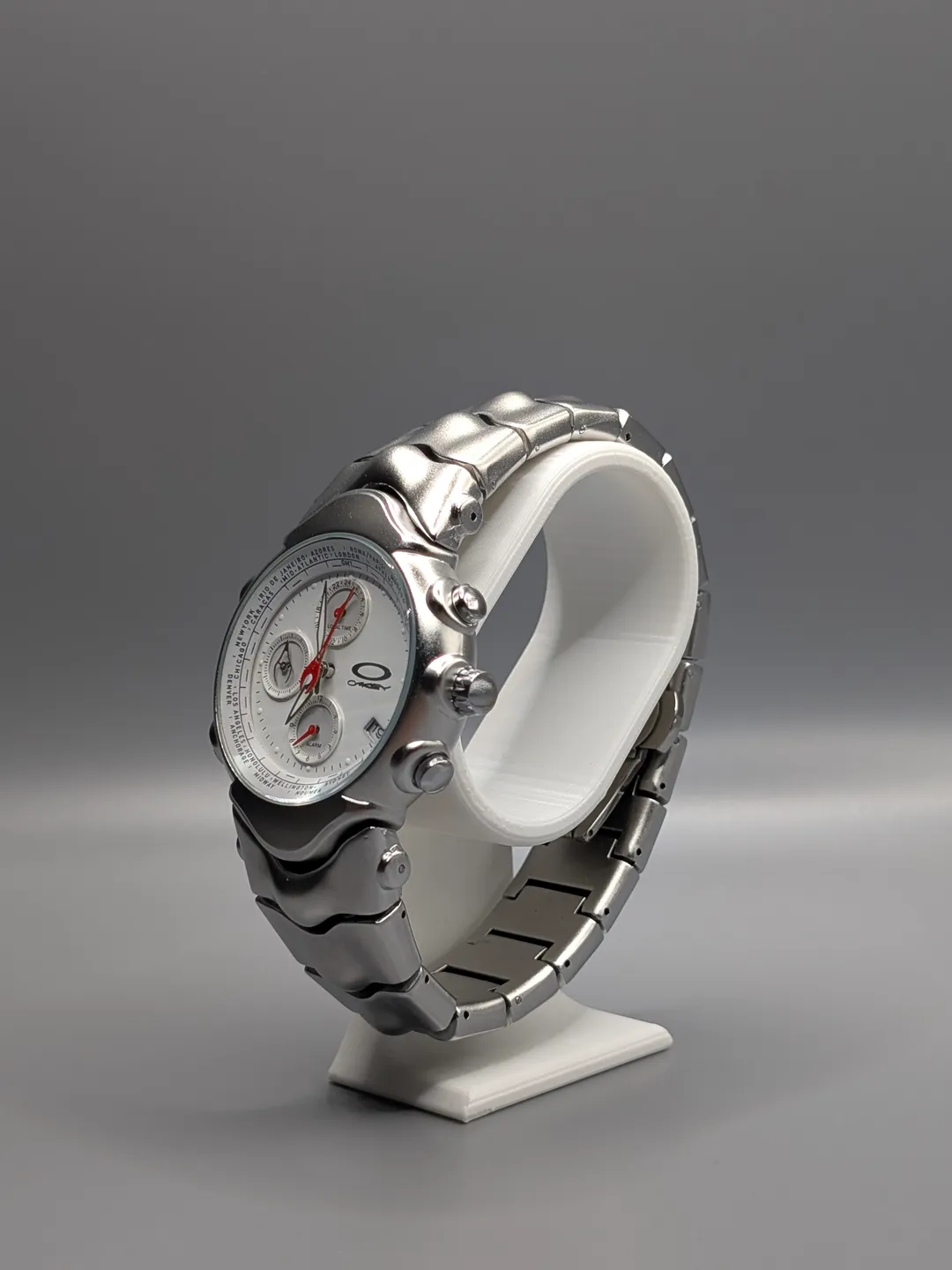 Oakley GMT Classic Watch – Quartz Timepiece