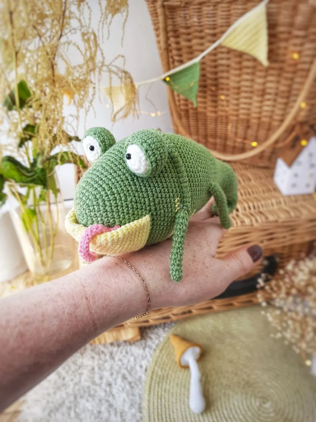 Stuffed green lizard plush toy for friend gift. Cute soft reptile for baby shower gift