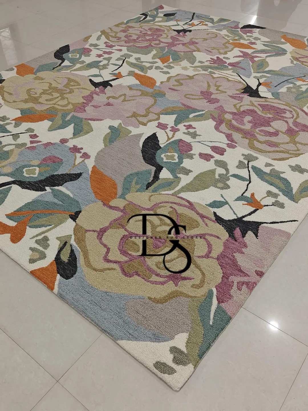 Hand-Tufted Wool Floral Rug: Colorful Modern Rug for Living Room