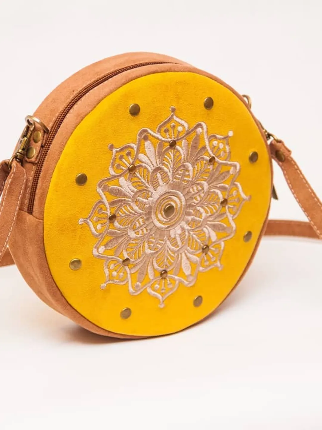 The handbag is round