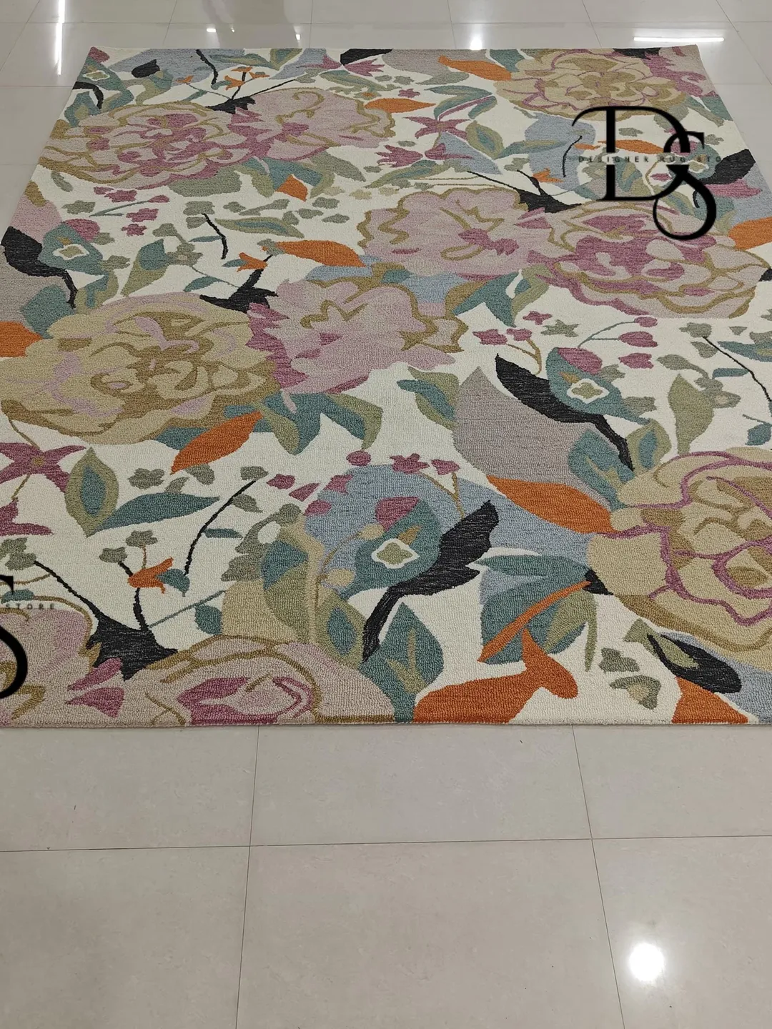 Hand-Tufted Wool Floral Rug: Colorful Modern Rug for Living Room