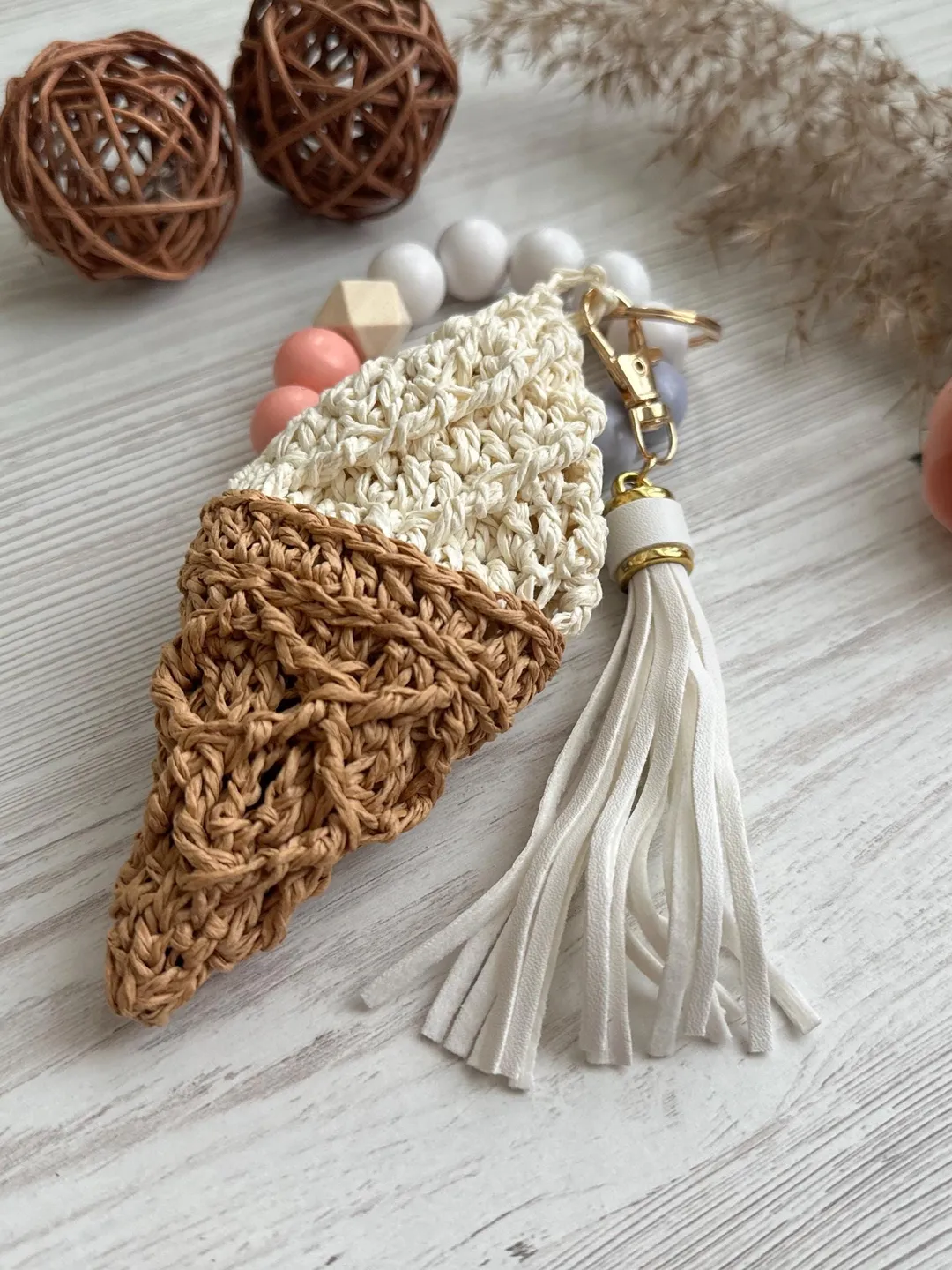 Beaded ice cream Keychain with Metal Chain – Stylish Bag or Key Accessory, ice cream cone