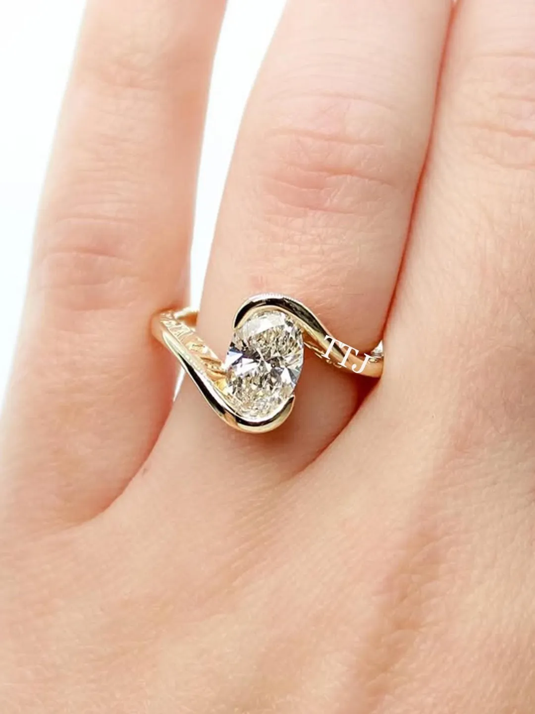Art Deco 3CT Oval Cut Bypass Band Moissanite Diamond Engagement Ring 14K Solid Gold Solitaire Wedding Anniversary Ring Perfect For Gift Ring