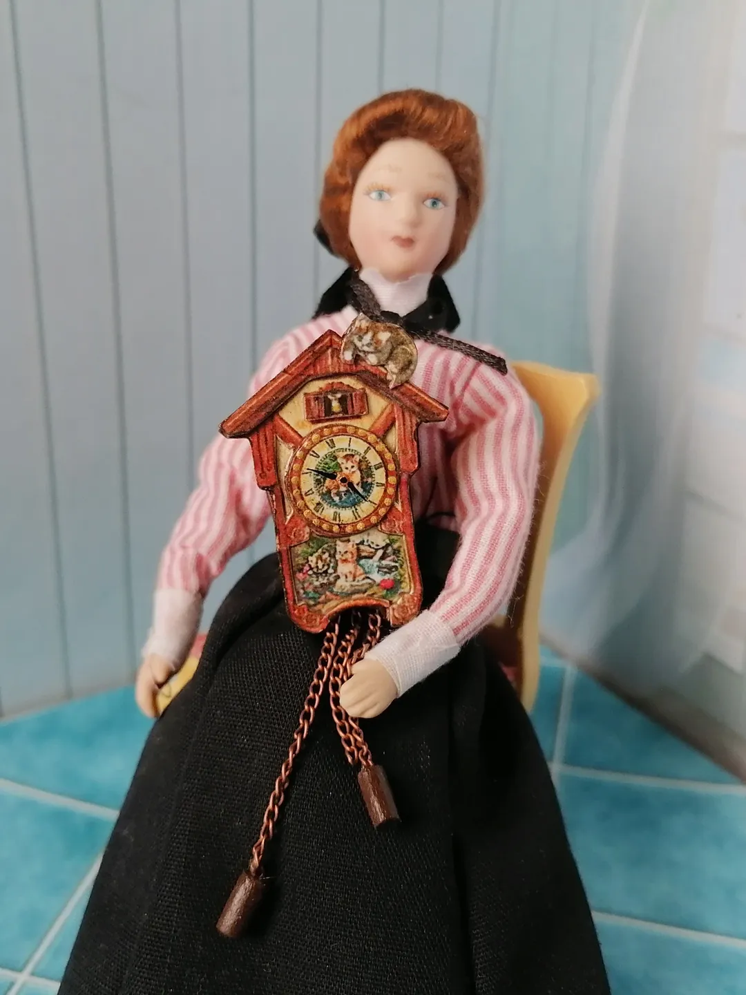 Dollhouse clock. Scale 1:12