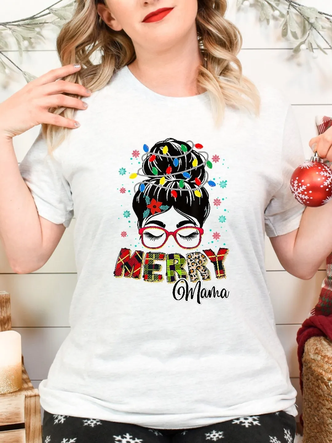 Merry Mama Christmas T-shirt, Christmas Mom Shirt, Women Christmas Gift, Family Christmas Shirt