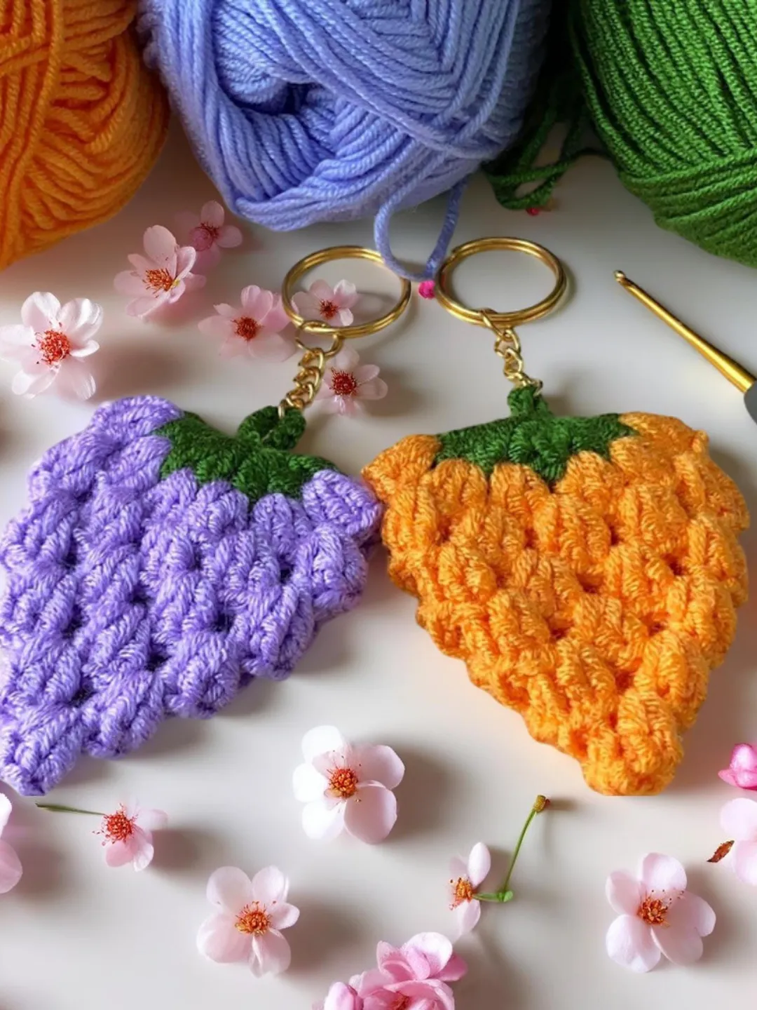 Crochet Berry Keychain PDF Pattern, Amigurumi Strawberry Keyring DIY ...