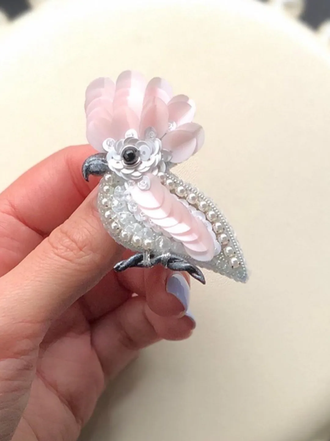 Parrot Kakadu brooch/handmade brooch/gift for her/handmade jewelry/bird jewelry