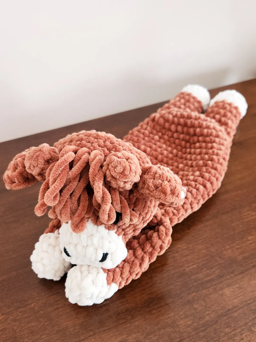 Highland Cow Crochet Snuggle Pattern – Plush Baby Cuddle Toy with Video Tutorial of tricky parts