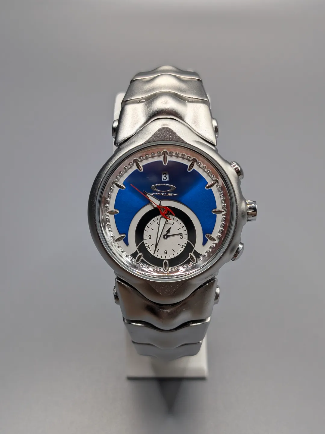 Oakley Judge Vintage Inspired Wristwatch – Classic Style