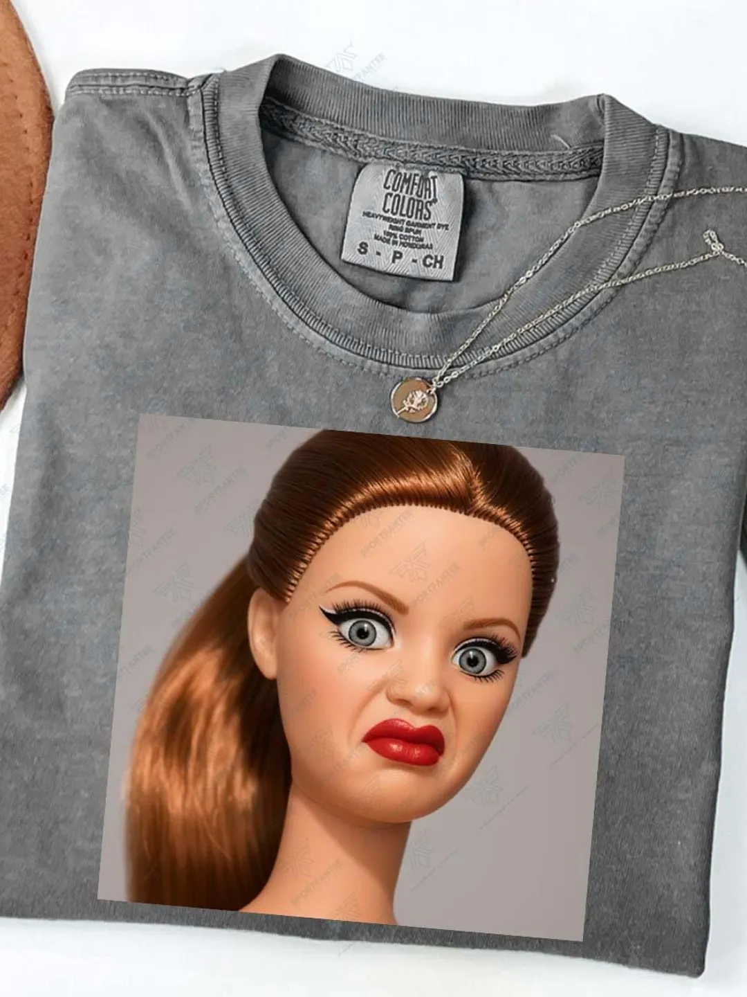 Comfort Colors Cringing Doll Meme Shirt | Funny Disgusted Face Tee | Sarcastic Introvert Gift | Retro Sassy Doll Graphic T-Shirt