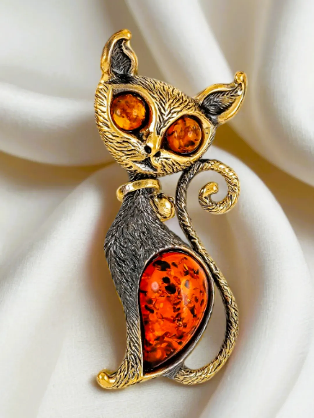 Cat Brooch Pin Vintage Animal Jewelry Golden Amber Brooch loves cat gift idea for Women Girlfriend Best Friend Brooch on Dress Jacket