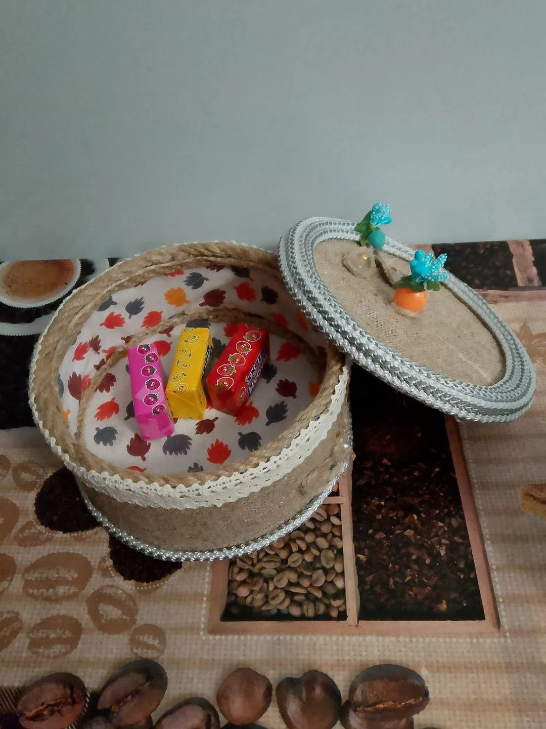 amazing Eco-Friendly Natural round/cylindrical jute jewelry storage box made of jute rope Basket/Wicker/Storage Box