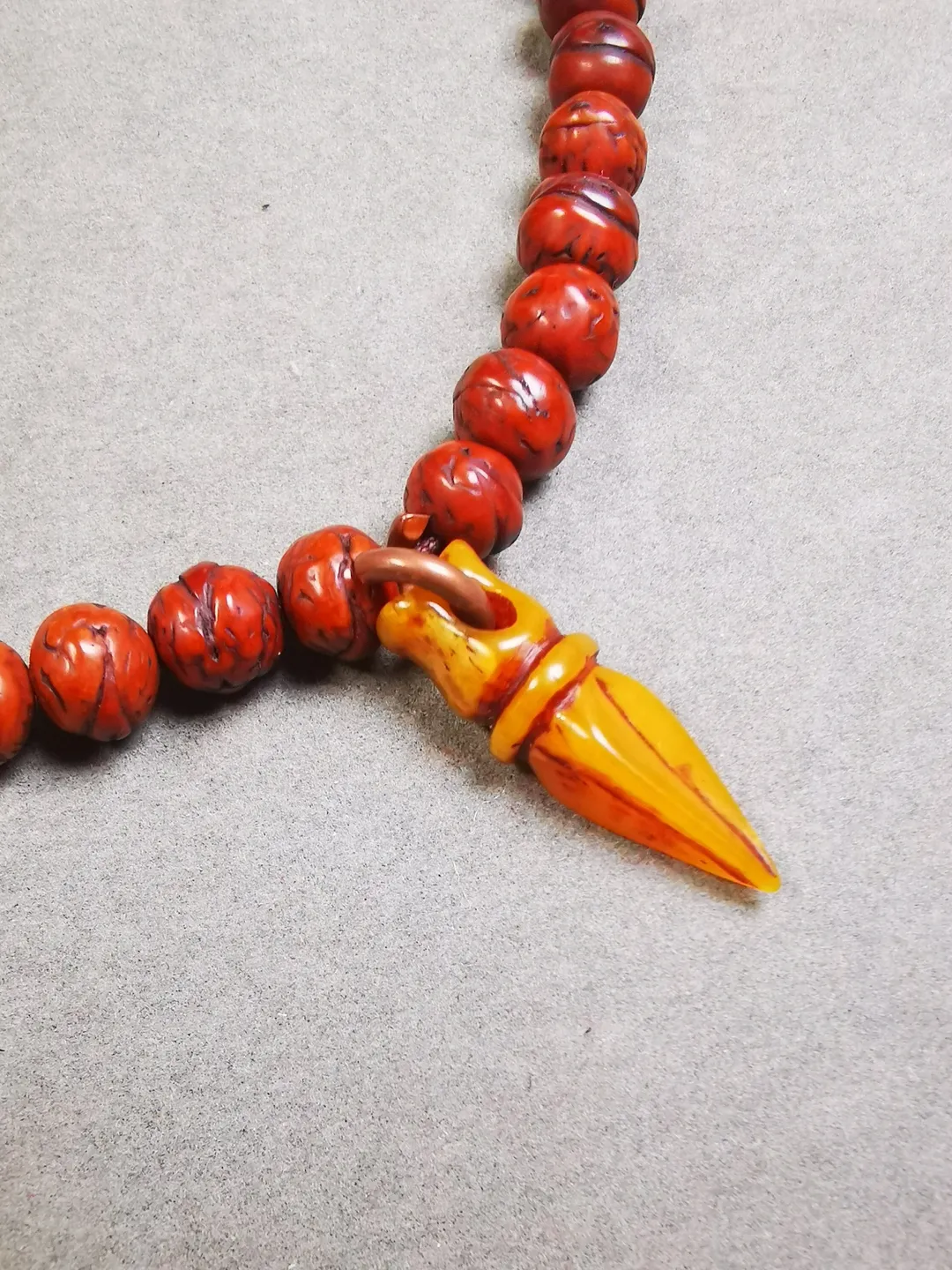 Gandhanra Tibetan Bone Carved Amulet Vajra Kila(Dorje Phurba), Hand-Carved Bead Counter Click Pendant for Mala,Prayer Beads