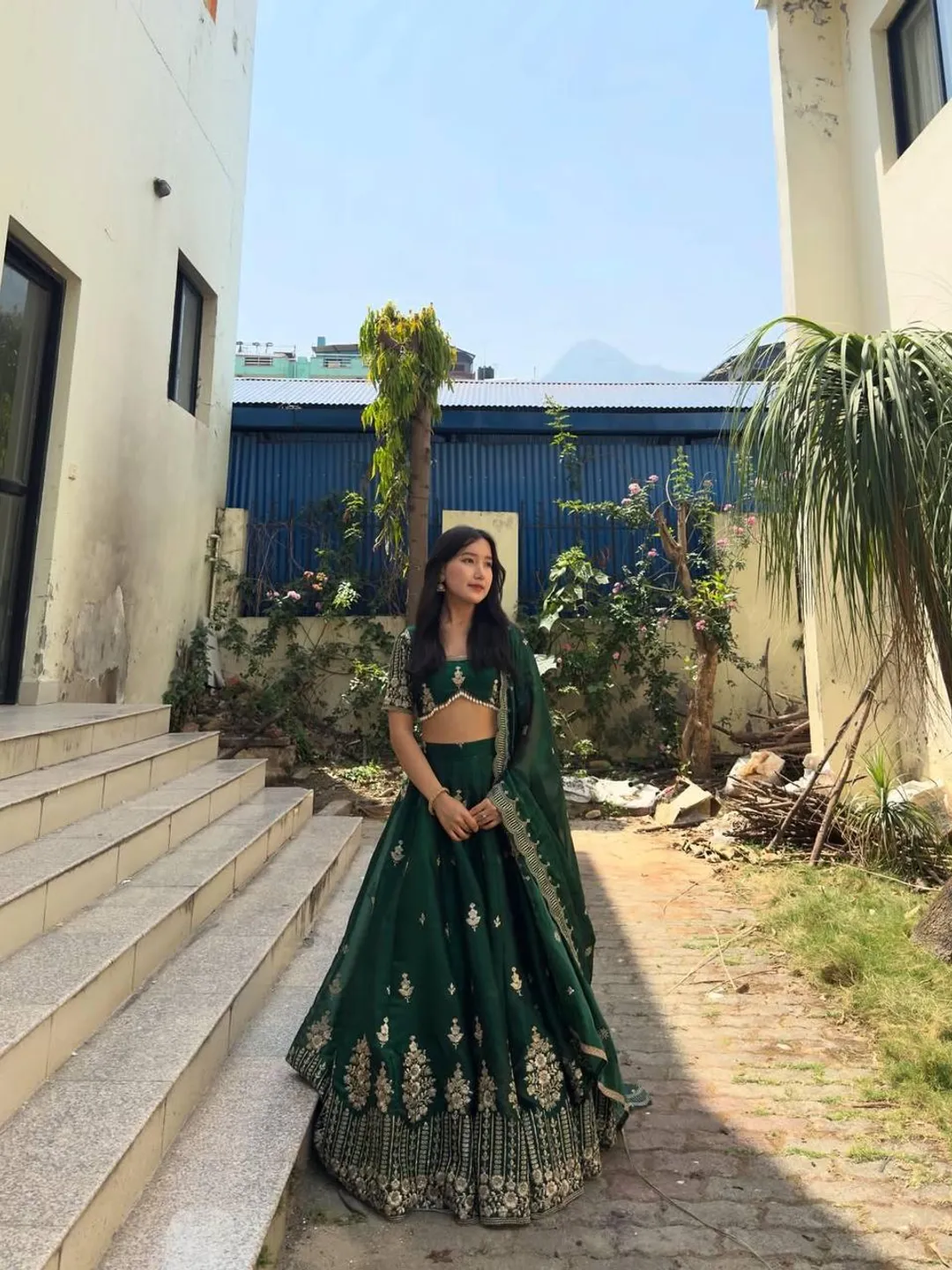emerald green indian wedding dresses Heavy Jimmy Choo Silk Lehenga Embroidery Sequin Work Luxury Outfit Designer Bridesmaid & Partywear Lehenga Set Stitching:Black The color of this New Release Stylish and Age-Appropriate Dress Pakistani wedding