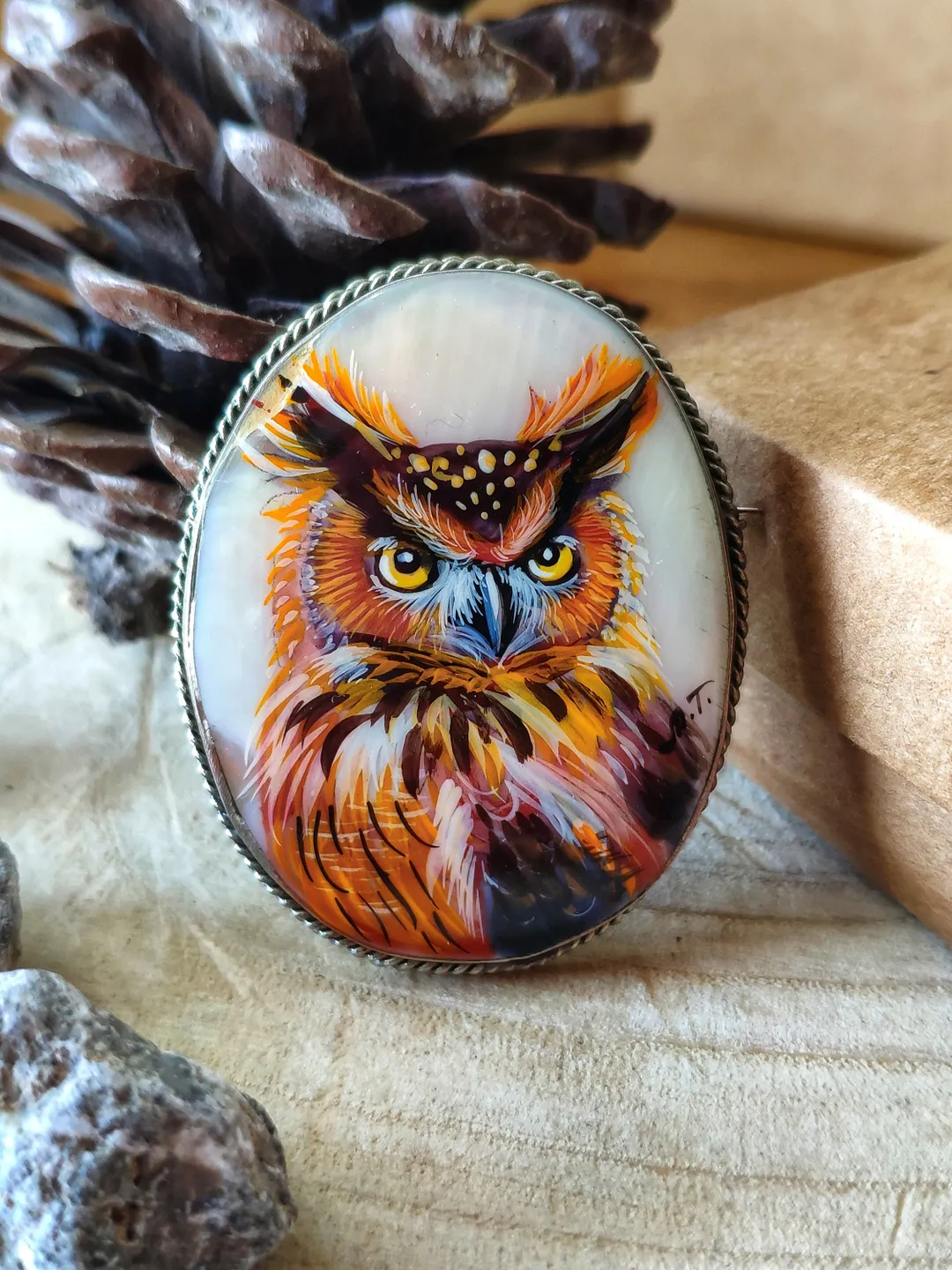Brooches for women: Wisdom owl on pearl brooch • Gift for teacher • elegant bird brooch • handmade wizard jewelry • gorgeous pin for dress