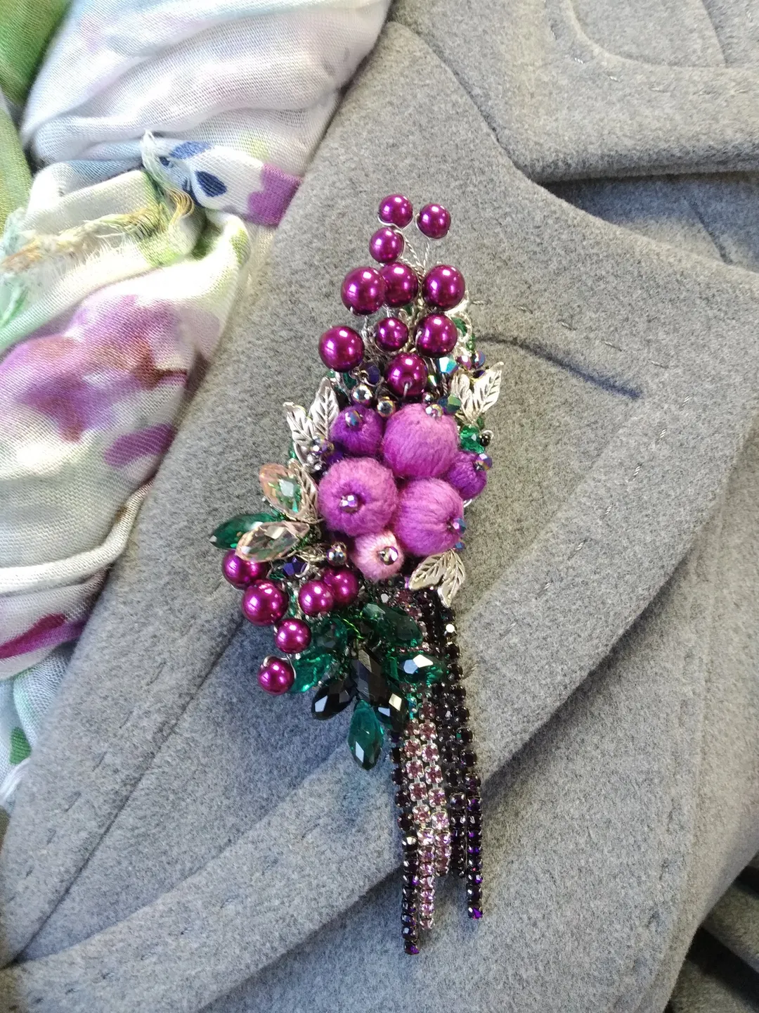 Handmade beaded women brooch purple berry, one-of-a-kind jewelry, flower brooch, leaf brooch, purple gift, handmade gift