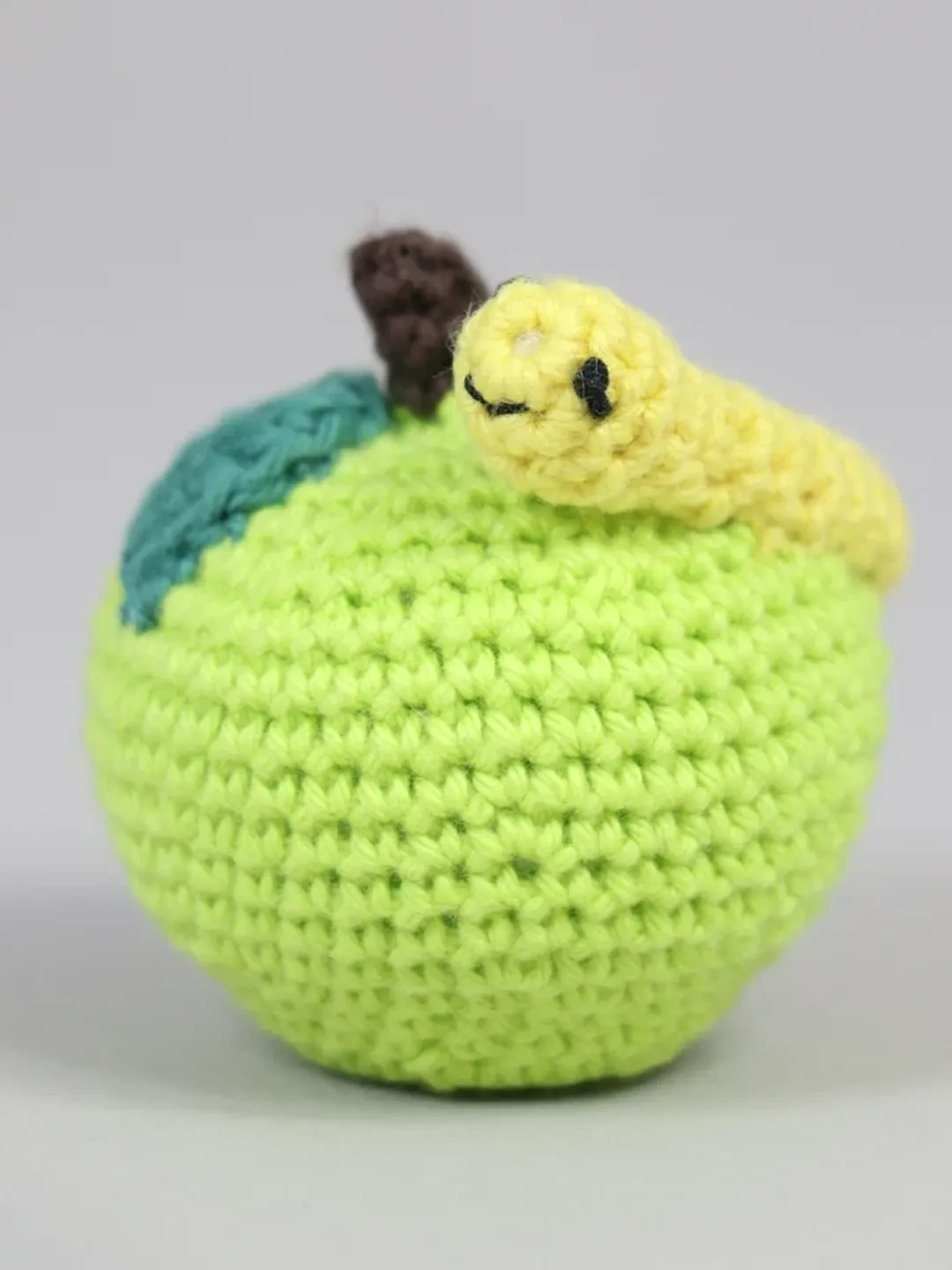 Crochet Apple with Worm Pattern PDF, Apple Amigurumi Pattern, Crochet Play Food, Fruit Toy Pattern, Cute Apple Crochet, Beginner Crochet Pattern, Pretend Food, Kids Play Kitchen, Handmade Gift