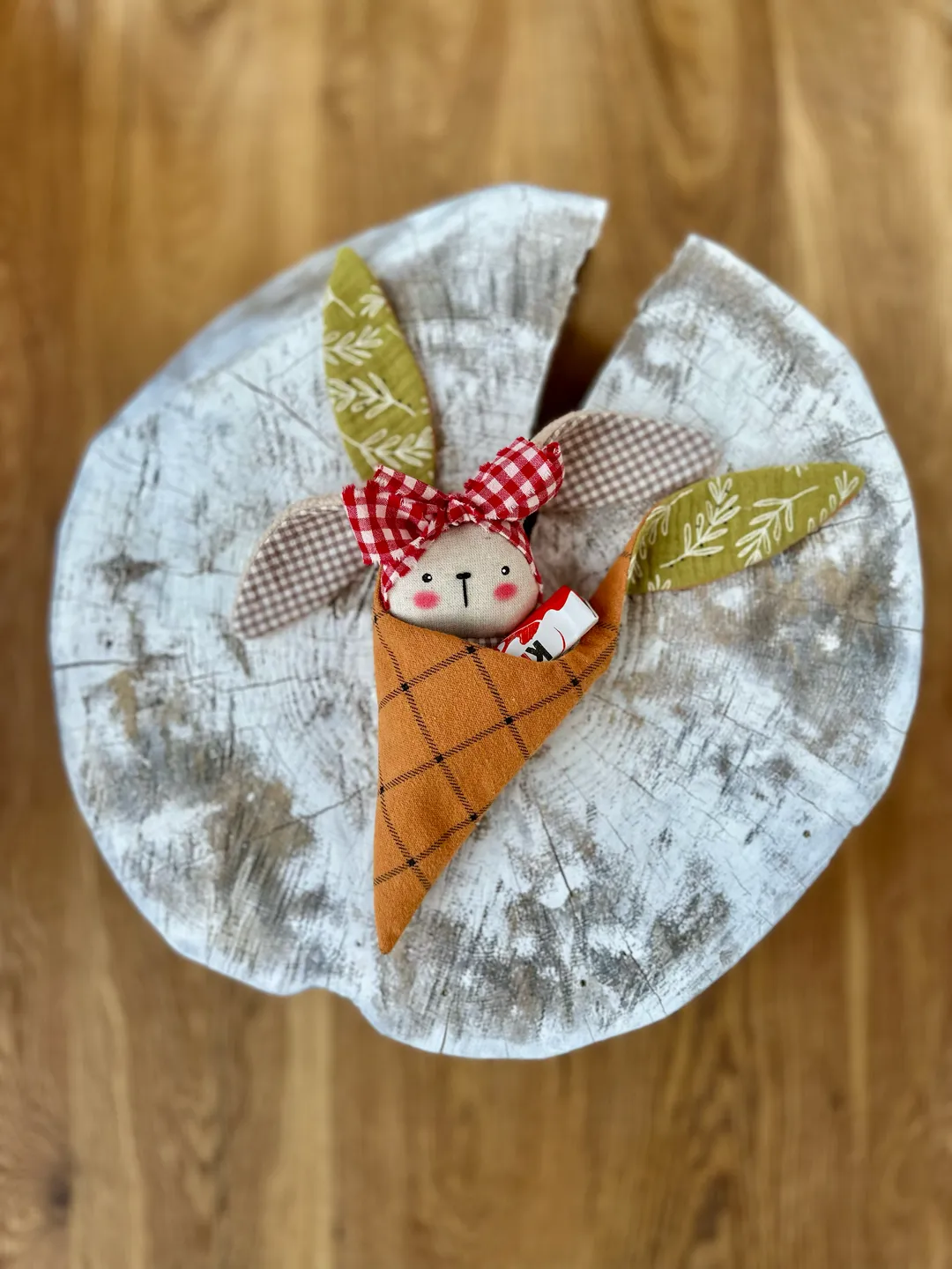 BUNNY 6”/15cm tall and CARROT WITH TIES.Step-by-step sewing photo pattern.