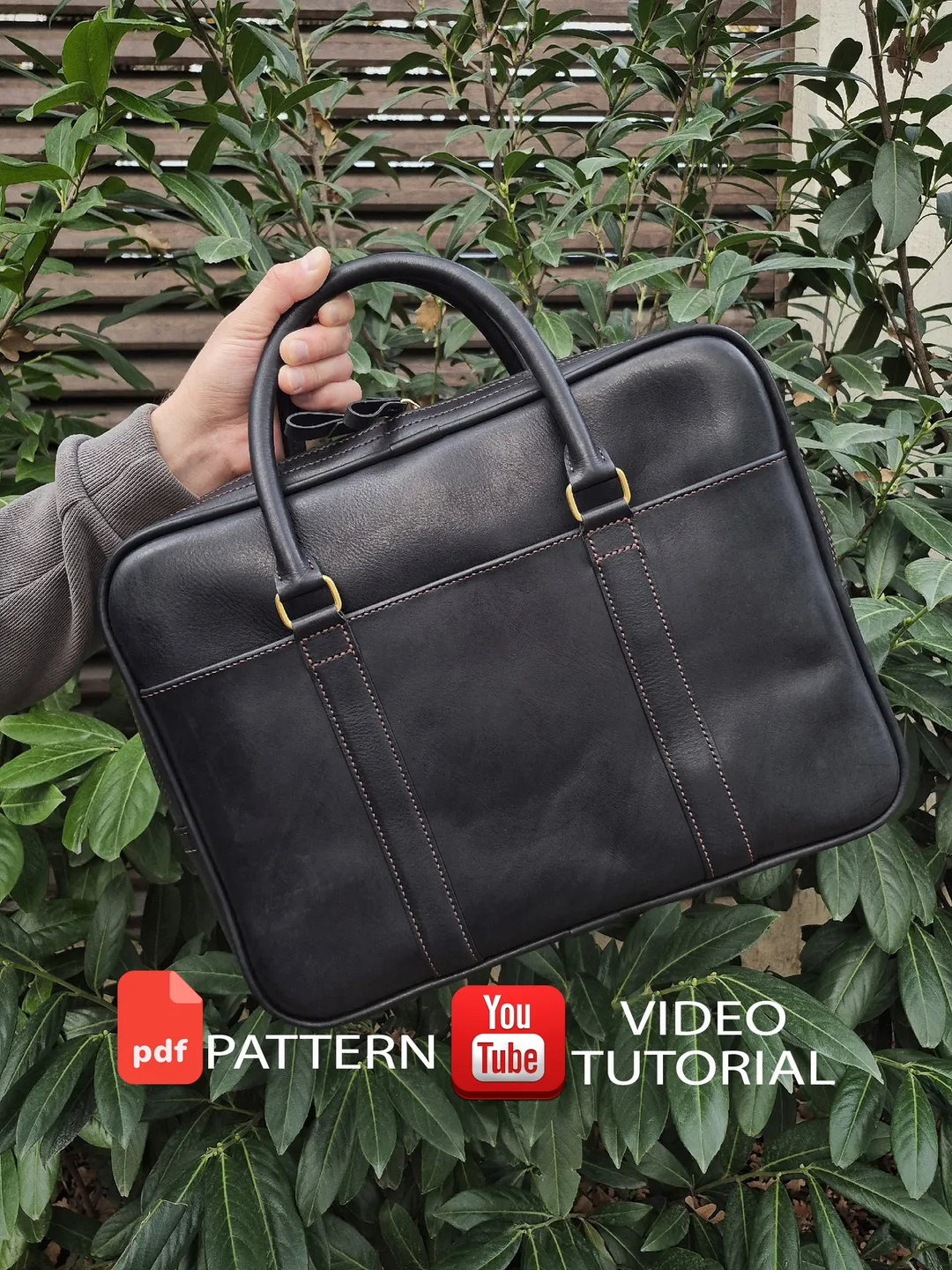 Free PDF pattern of a cardholder with a coin pocket.