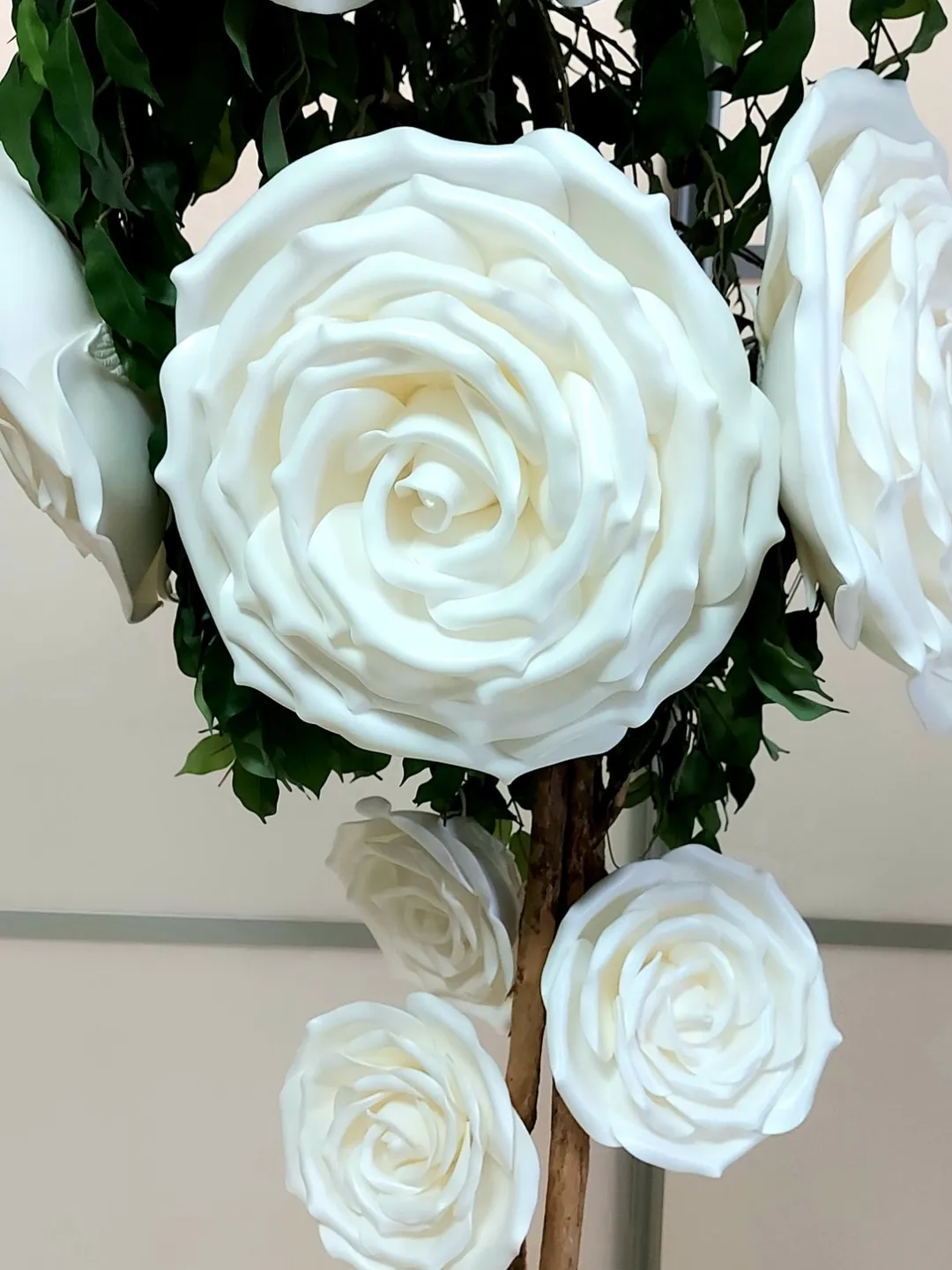 3D roses from isolon hanging for interior decoration 17 pcs