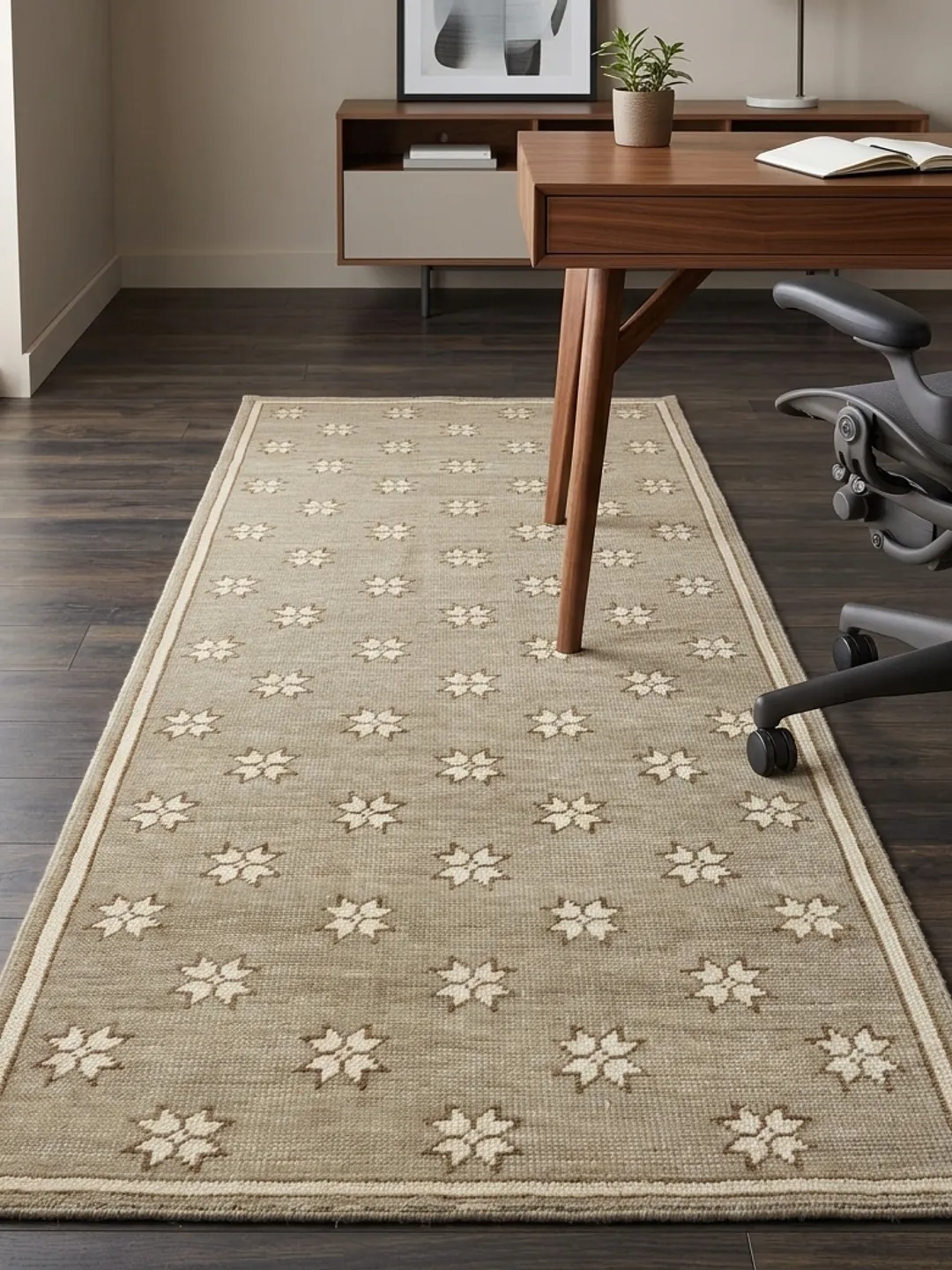 Hand knotted Wool Oushak Rug Modern star Design, Beige & ivory