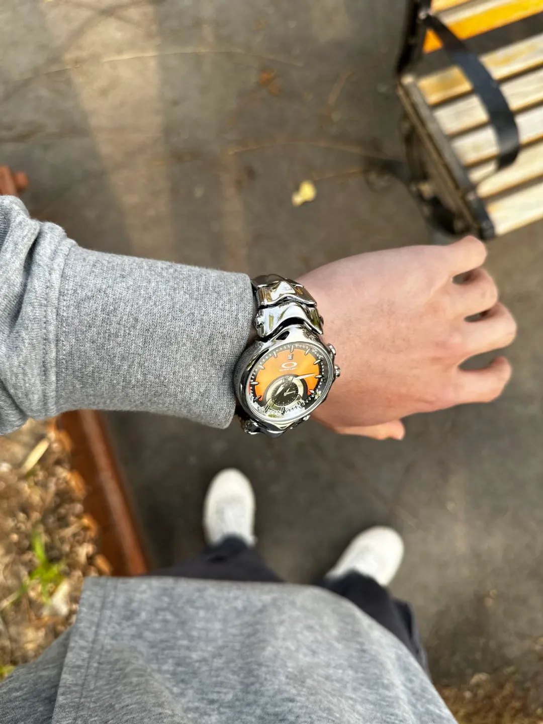 The iconic Oakley Judge: the orange symbol of the 2000s