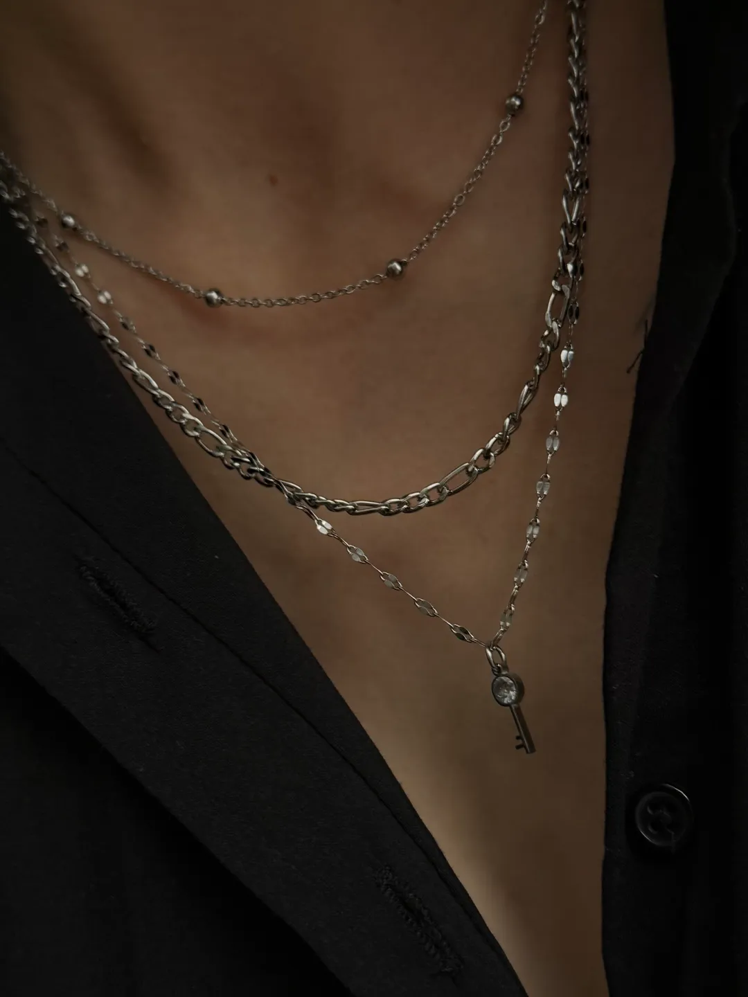 Triple chain with pendant