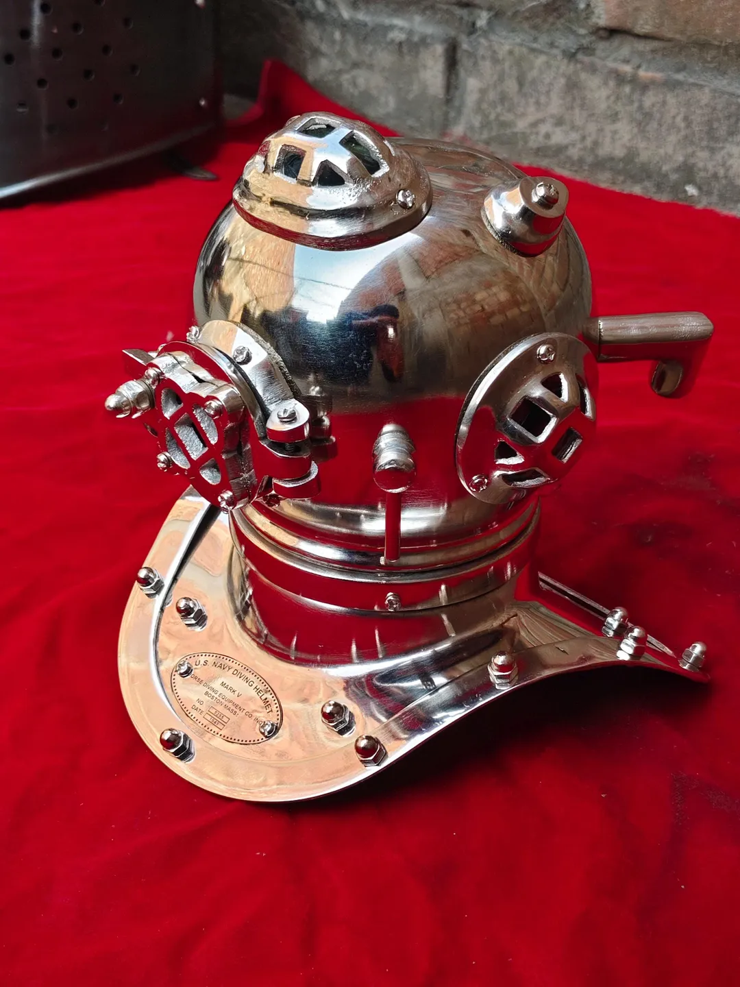 アンティーク ダイバーズヘルメット Vintage-Style Miniature Diving Helmet | Nautical Décor | Solid