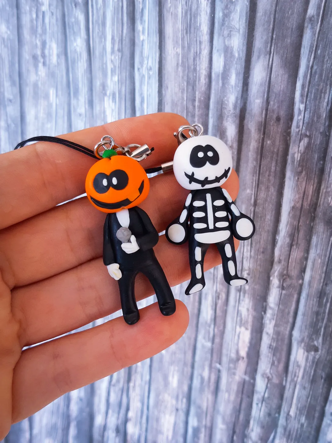Skid and Pump figures keychain