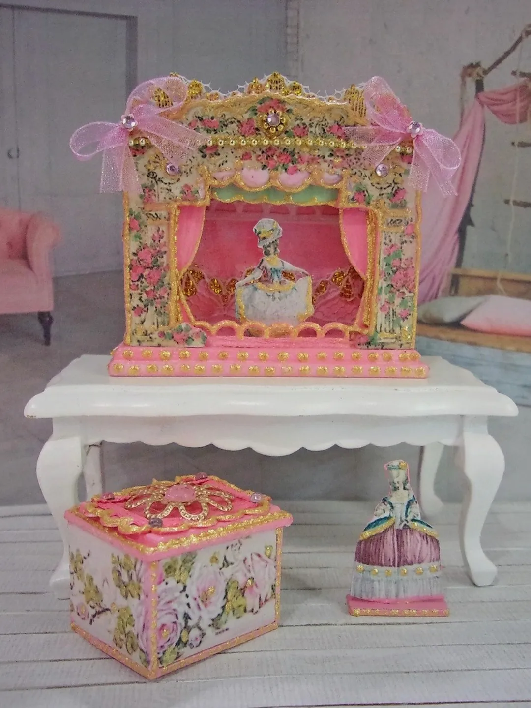 Miniature puppet theater for doll houses.1:12 scale.