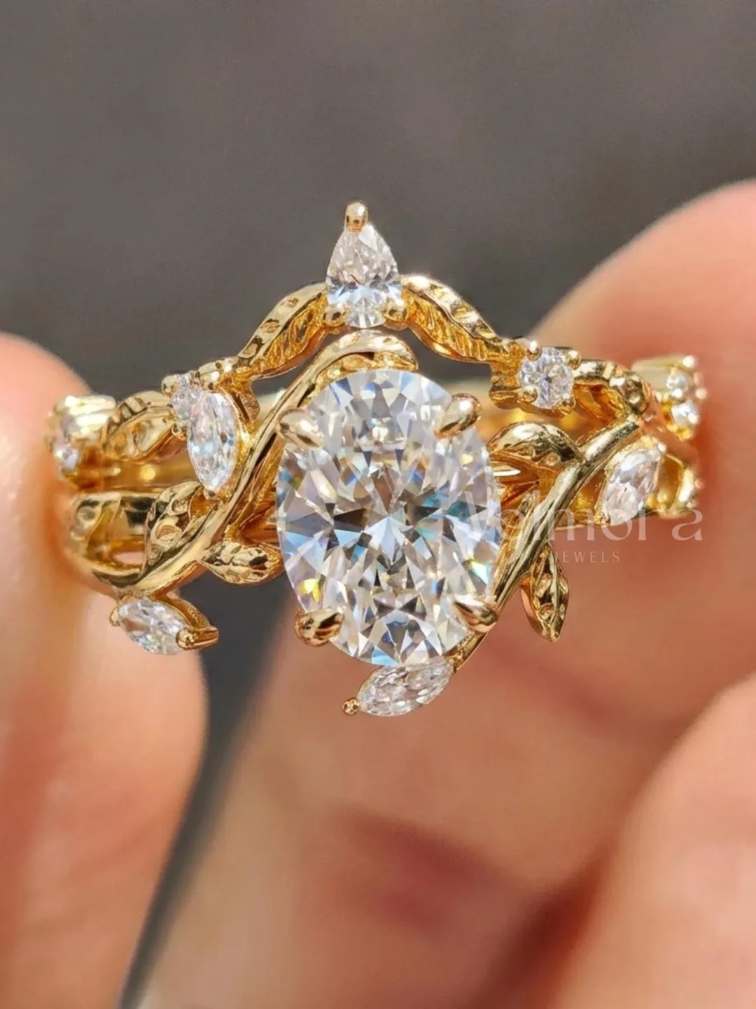 Pear Cut Engagement Ring in Solid Gold, Vine Inspired Bridal Set, Nature Proposal Ring