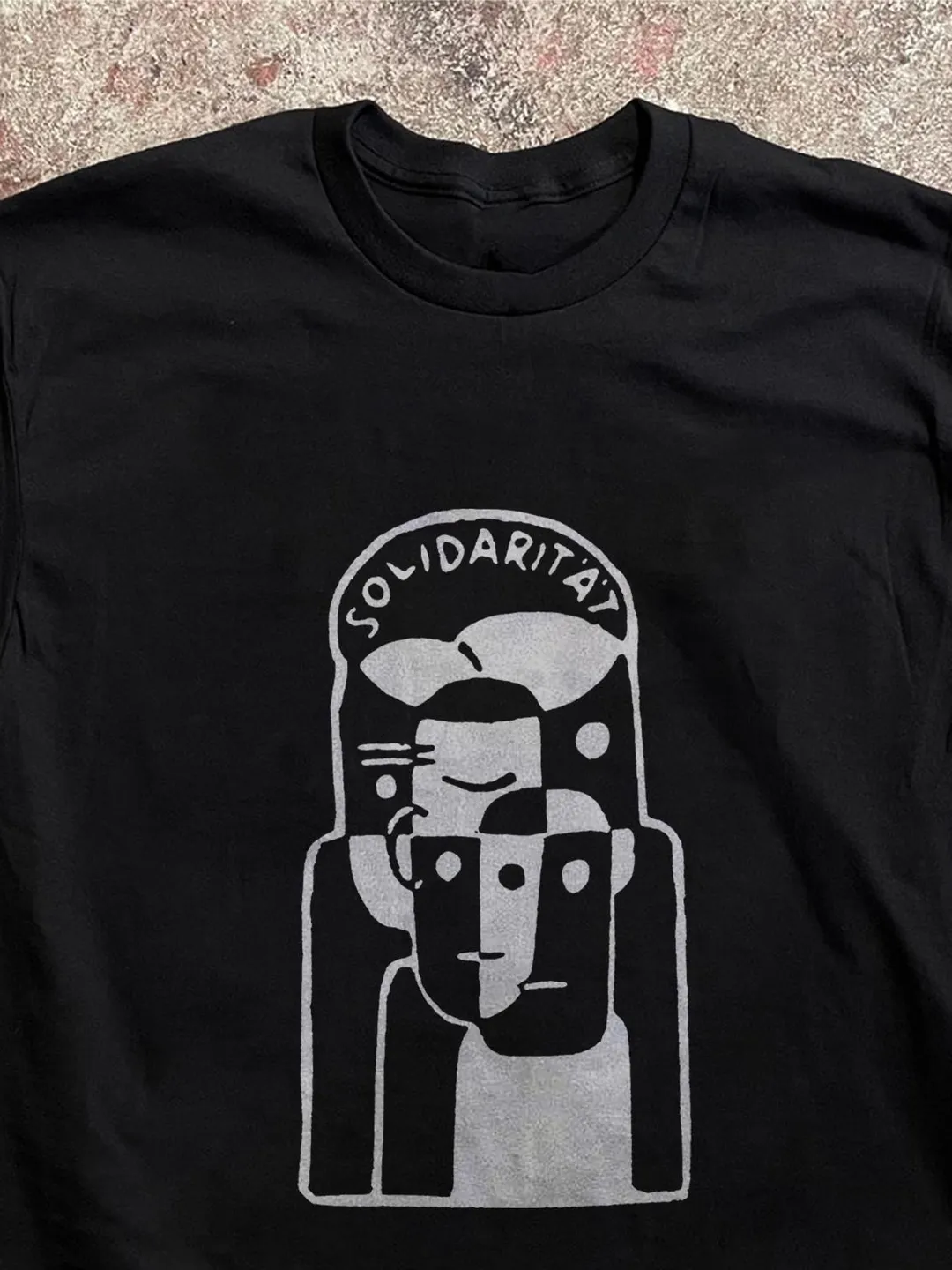 Solidarity T-shirt Abstract Line Art Faces - Solidarität German Activist Tee