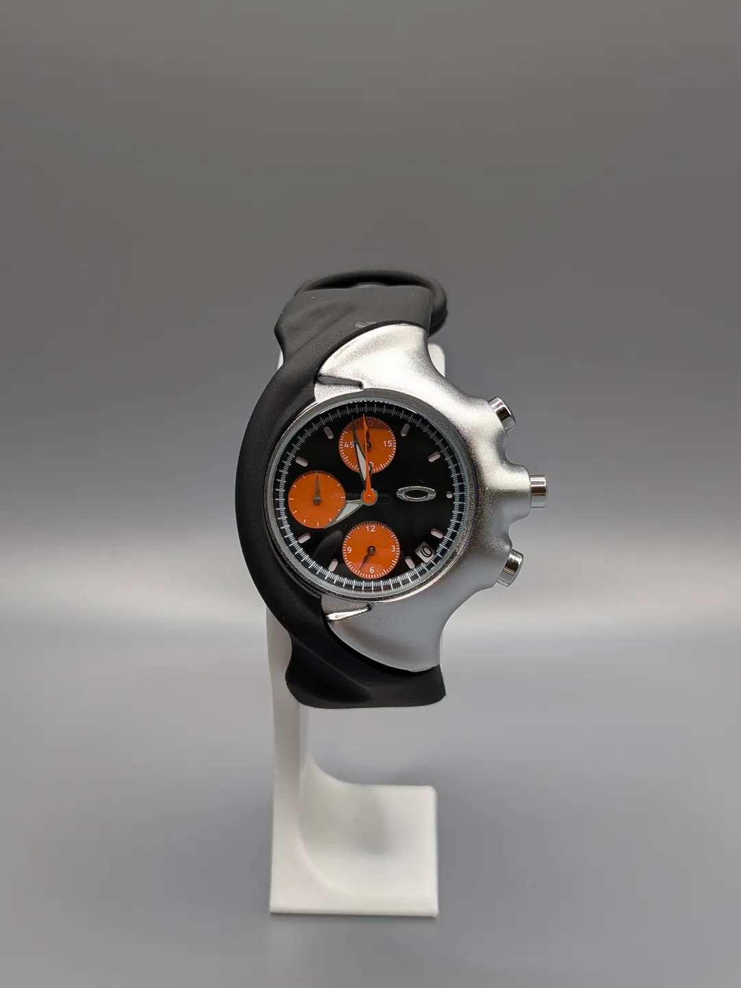 Oakley Detonator Watch – Vintage Inspired Wristwatch